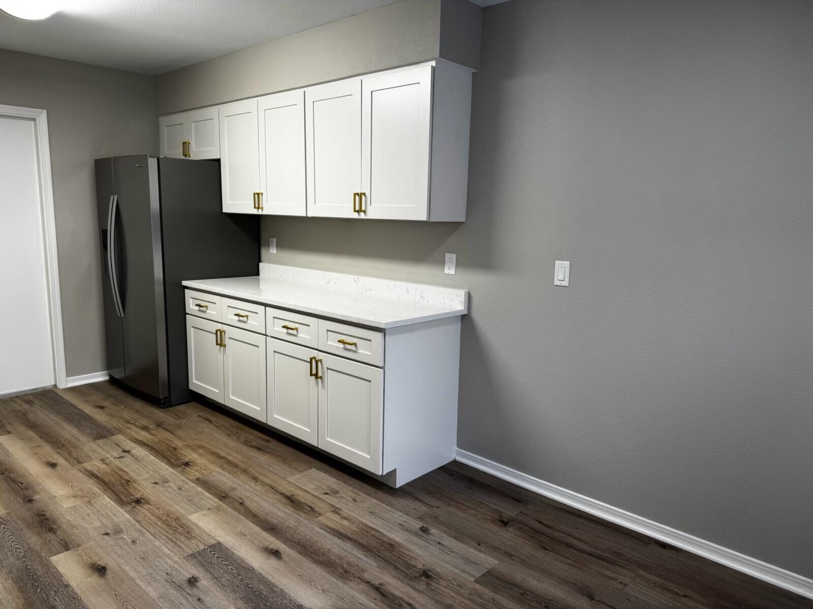 DONLABROOK GARDYNS - Residential Lease