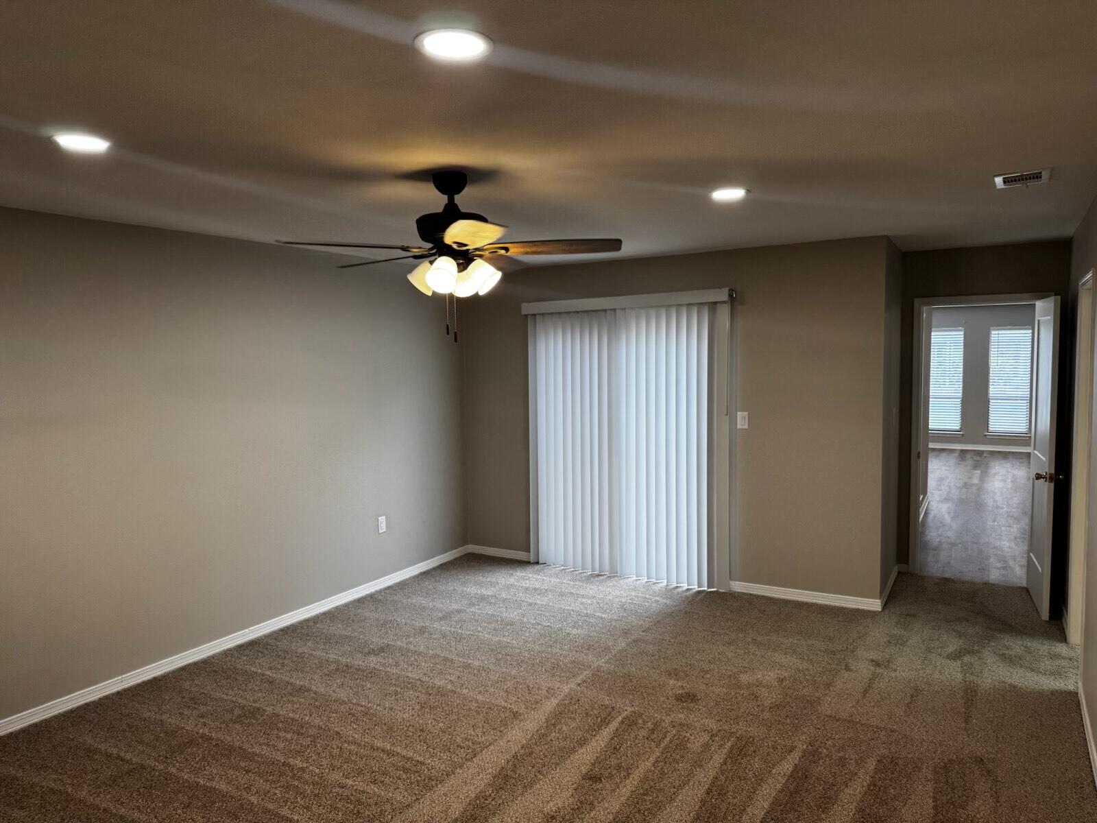 DONLABROOK GARDYNS - Residential Lease