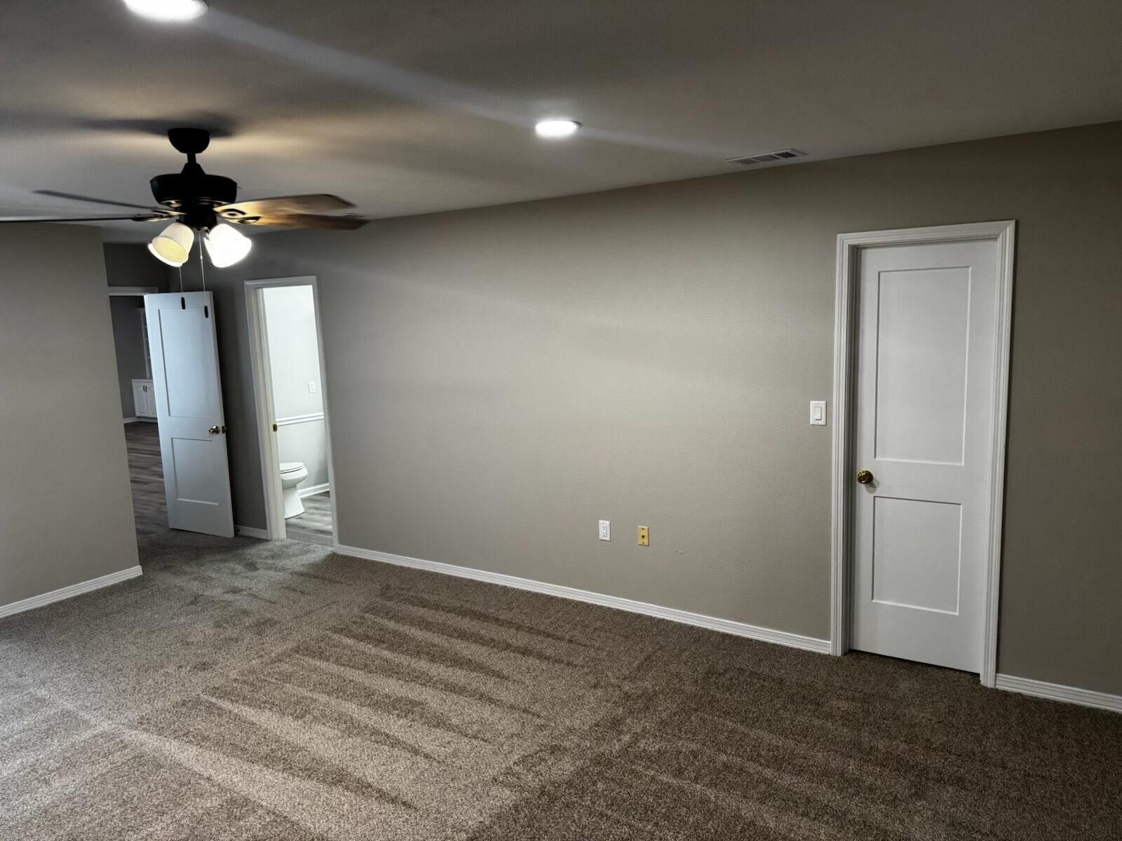 DONLABROOK GARDYNS - Residential Lease