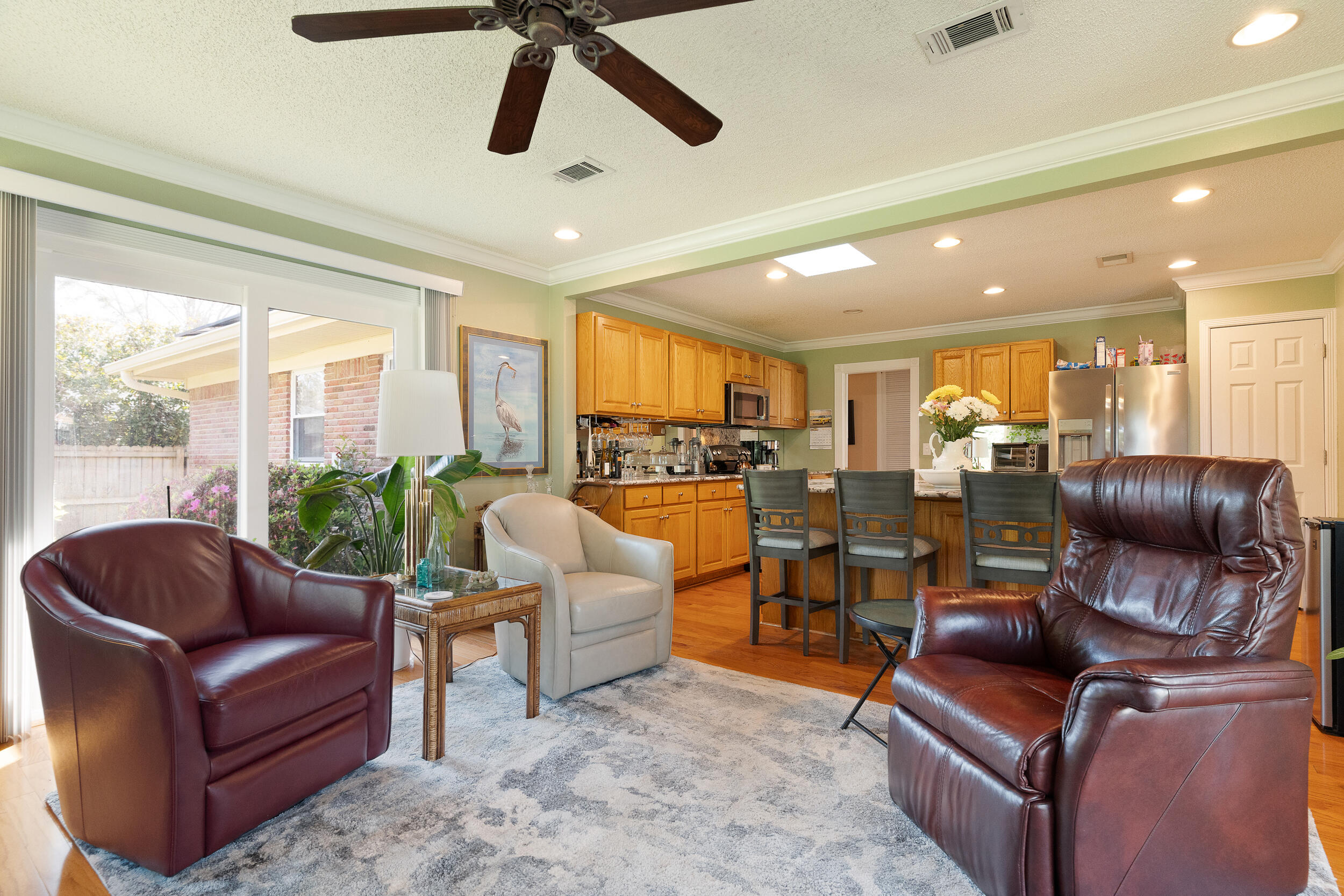 COUNTRY CLUB EST 1ST - Residential