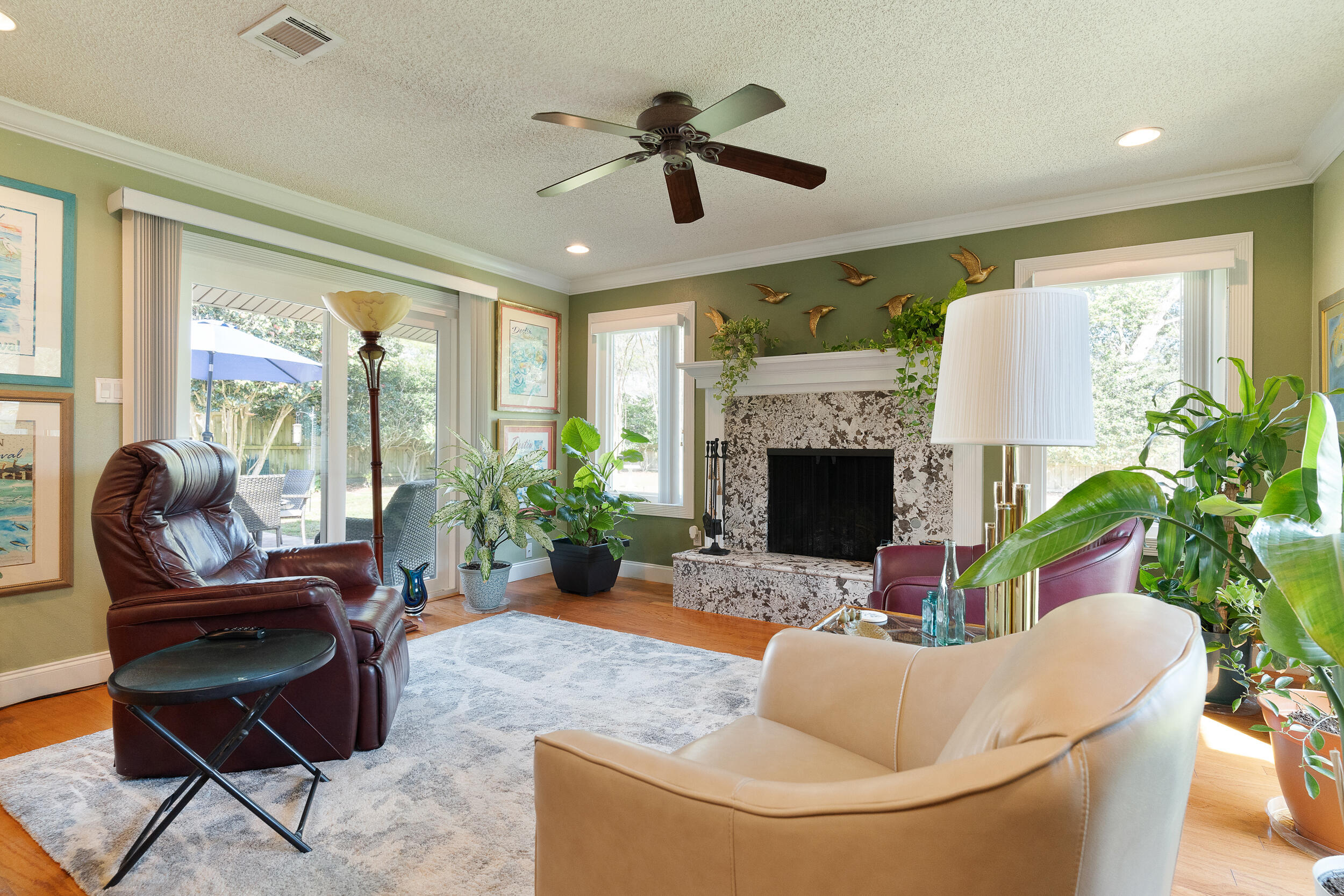 COUNTRY CLUB EST 1ST - Residential