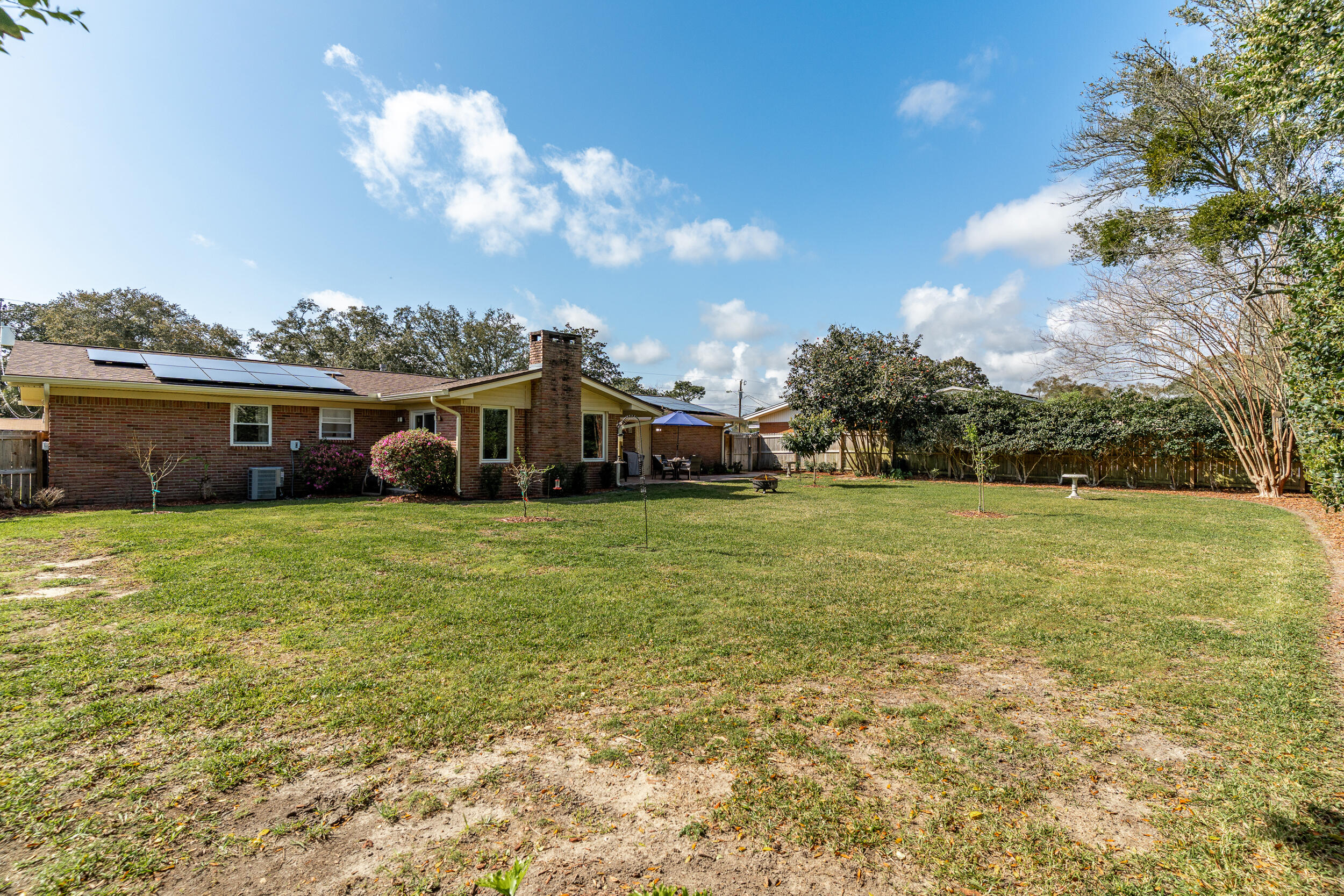 COUNTRY CLUB EST 1ST - Residential