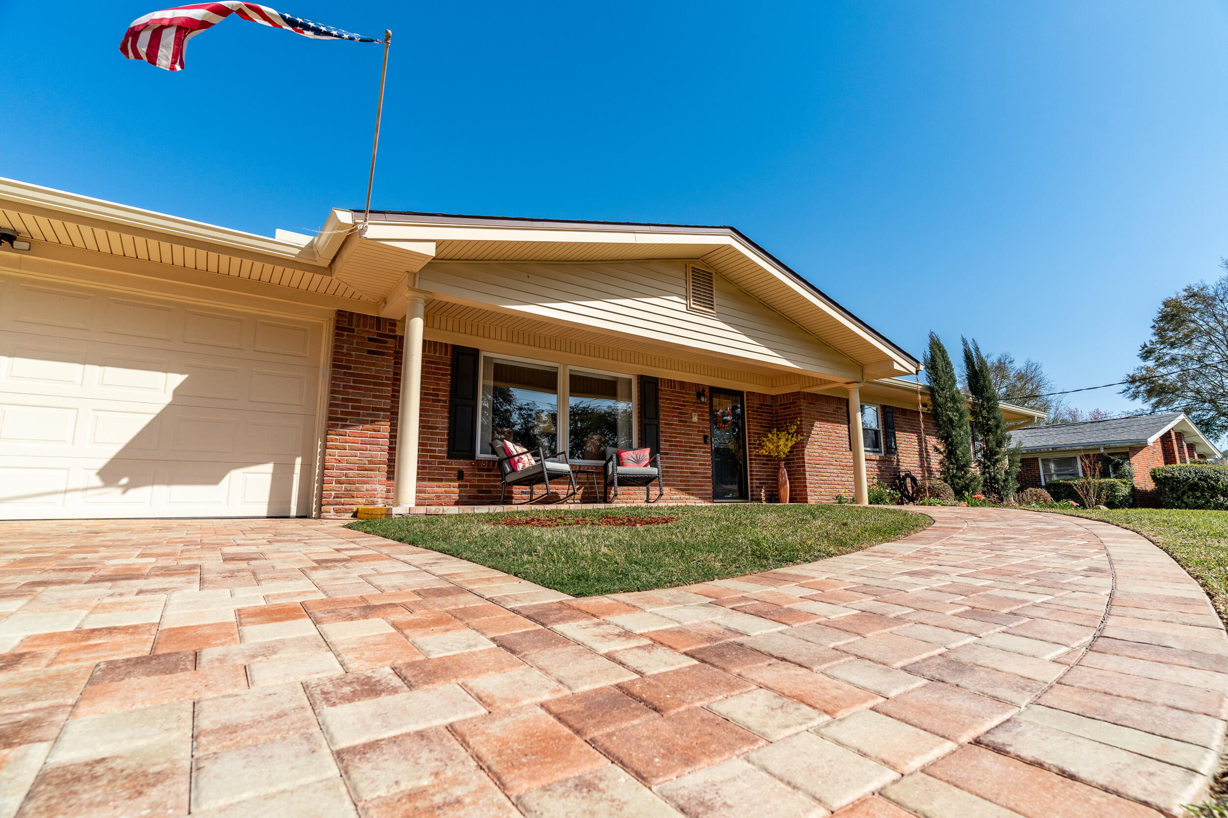 COUNTRY CLUB EST 1ST - Residential