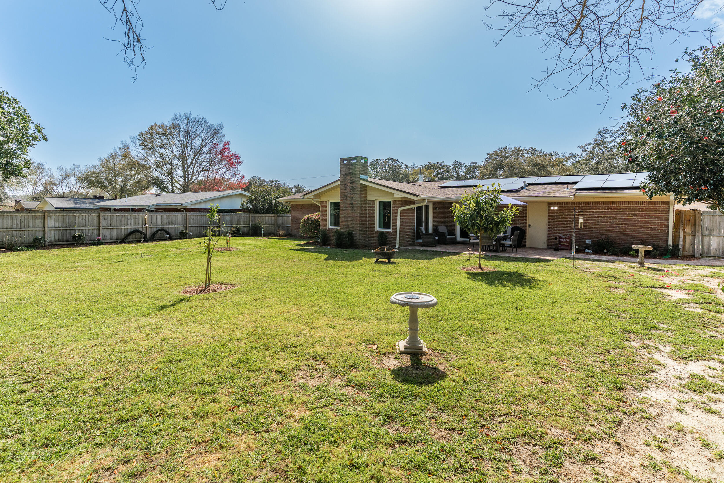 COUNTRY CLUB EST 1ST - Residential