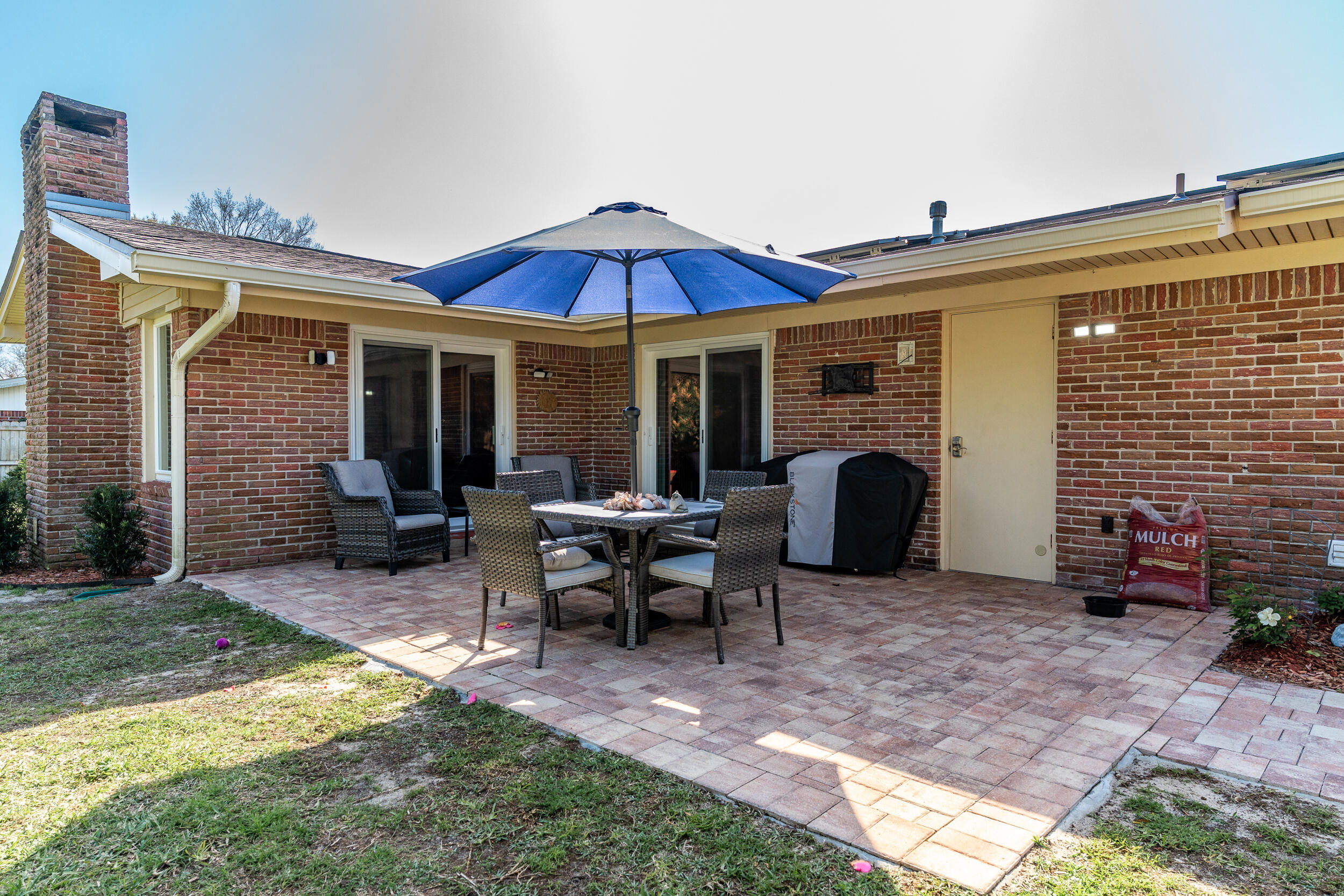 COUNTRY CLUB EST 1ST - Residential