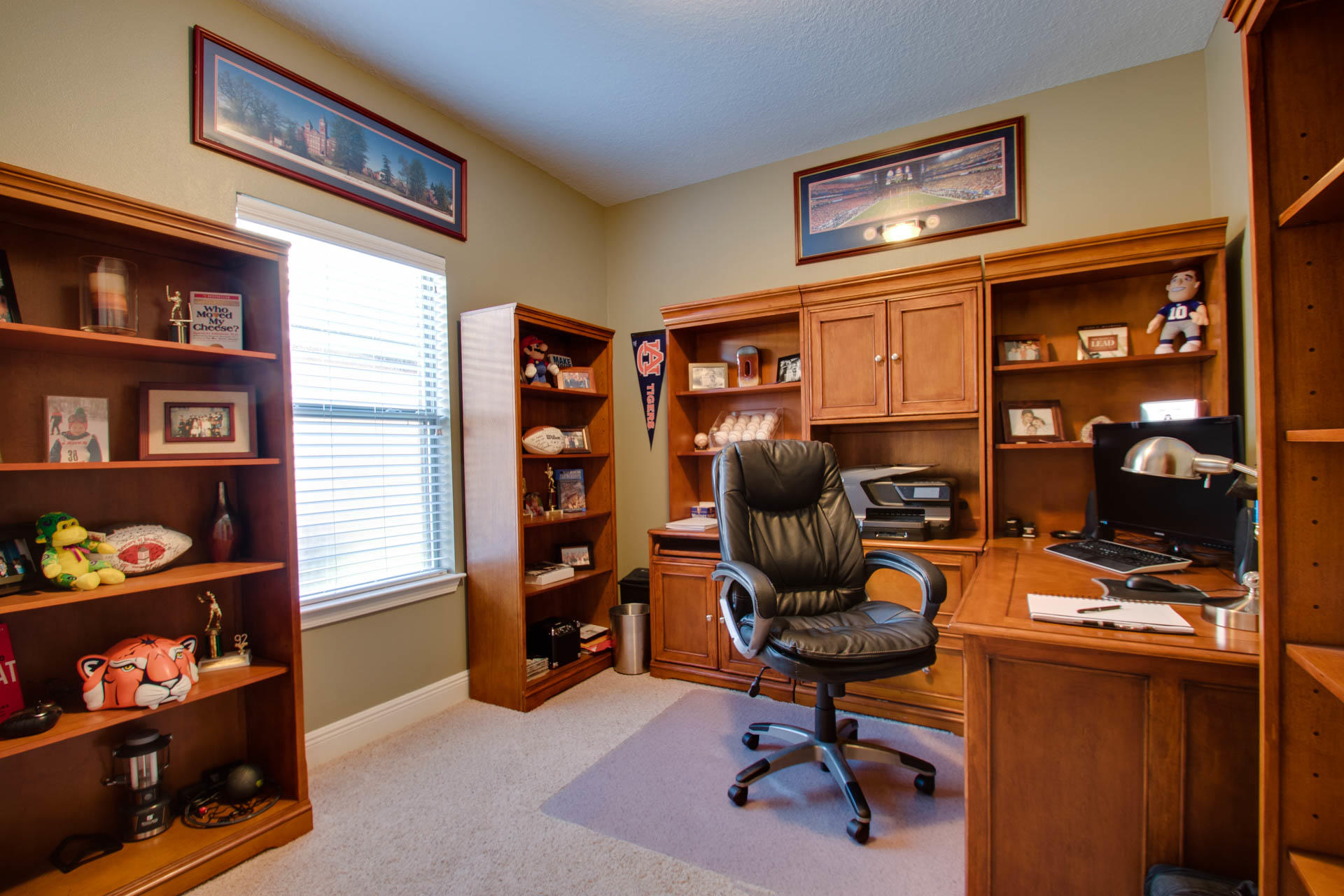 WHISPERING LAKE - Residential