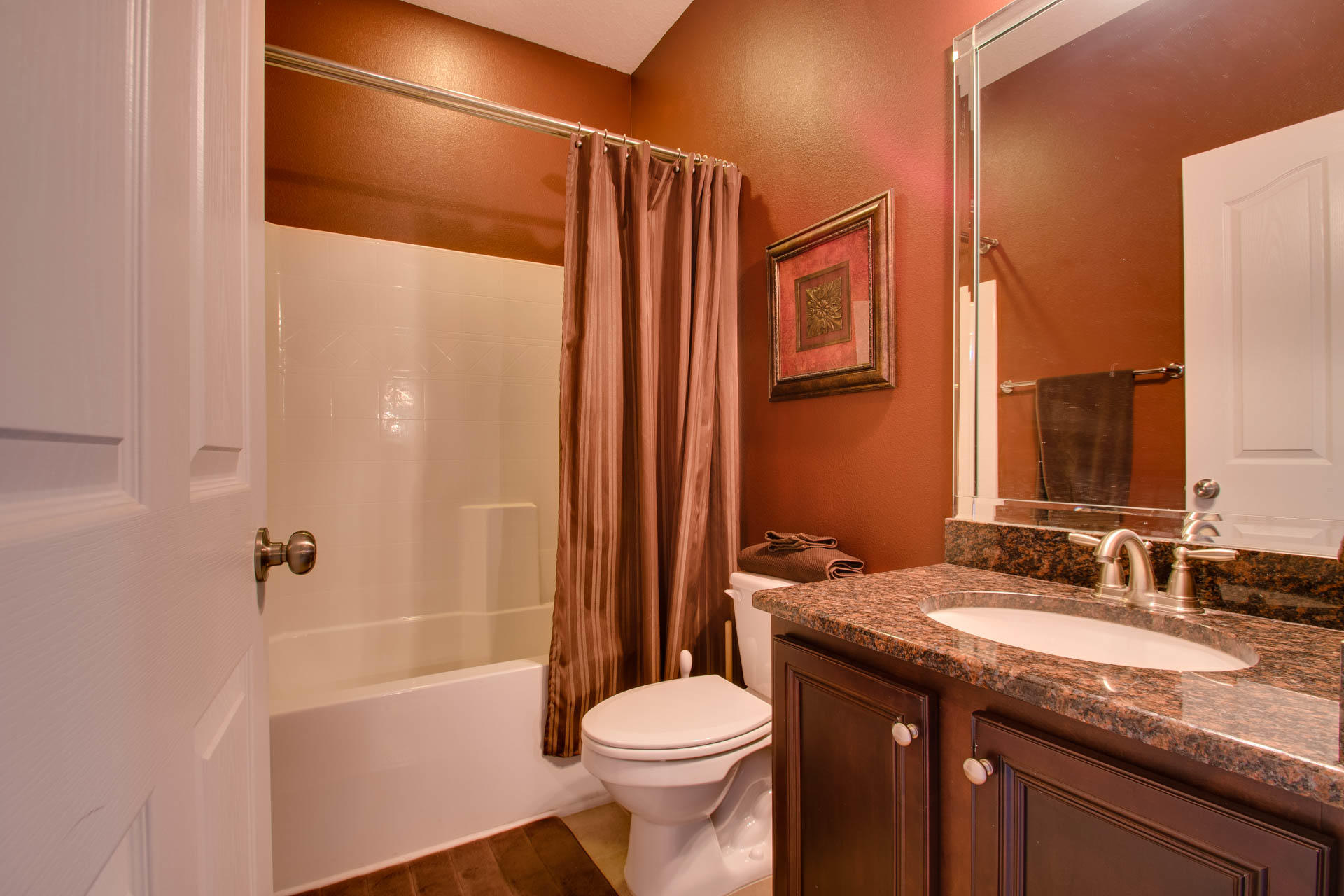 WHISPERING LAKE - Residential