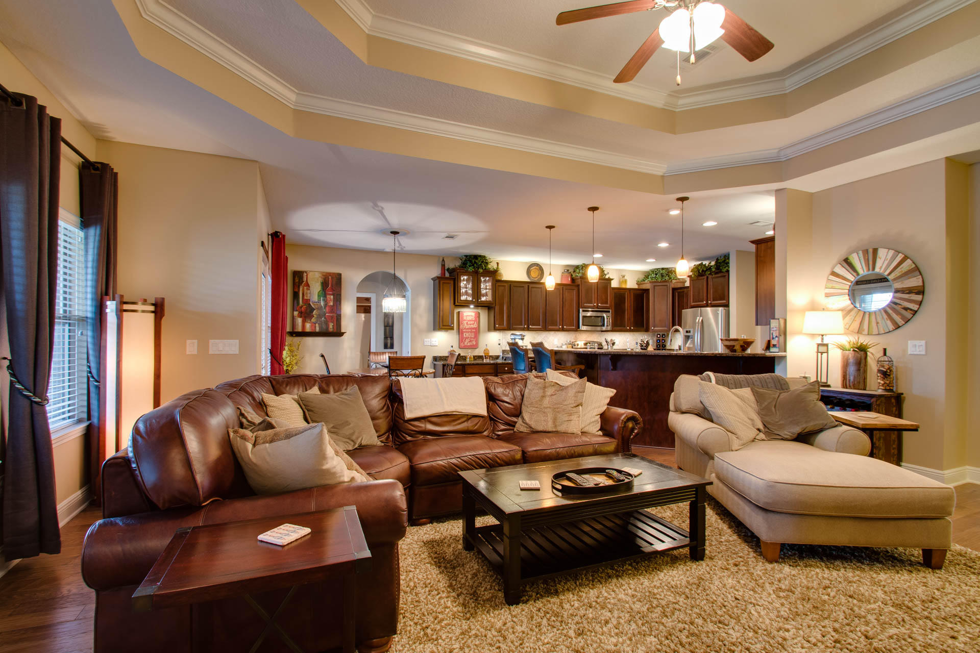 WHISPERING LAKE - Residential