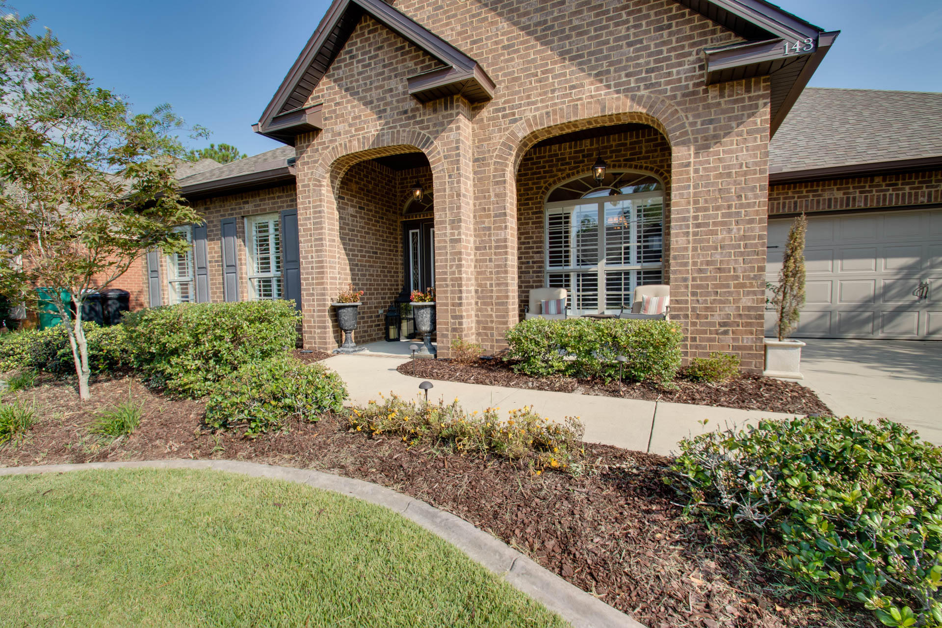 WHISPERING LAKE - Residential