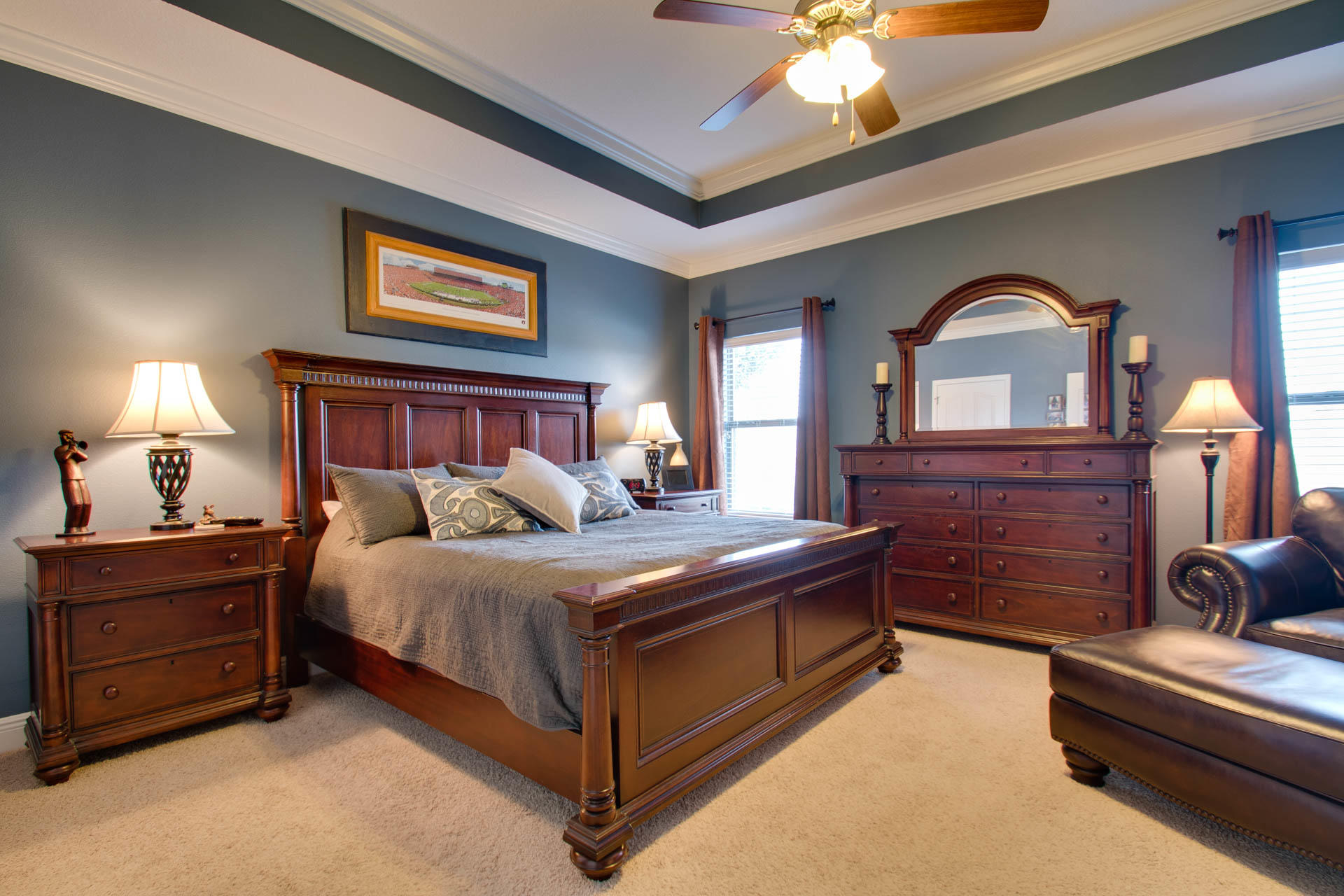 WHISPERING LAKE - Residential