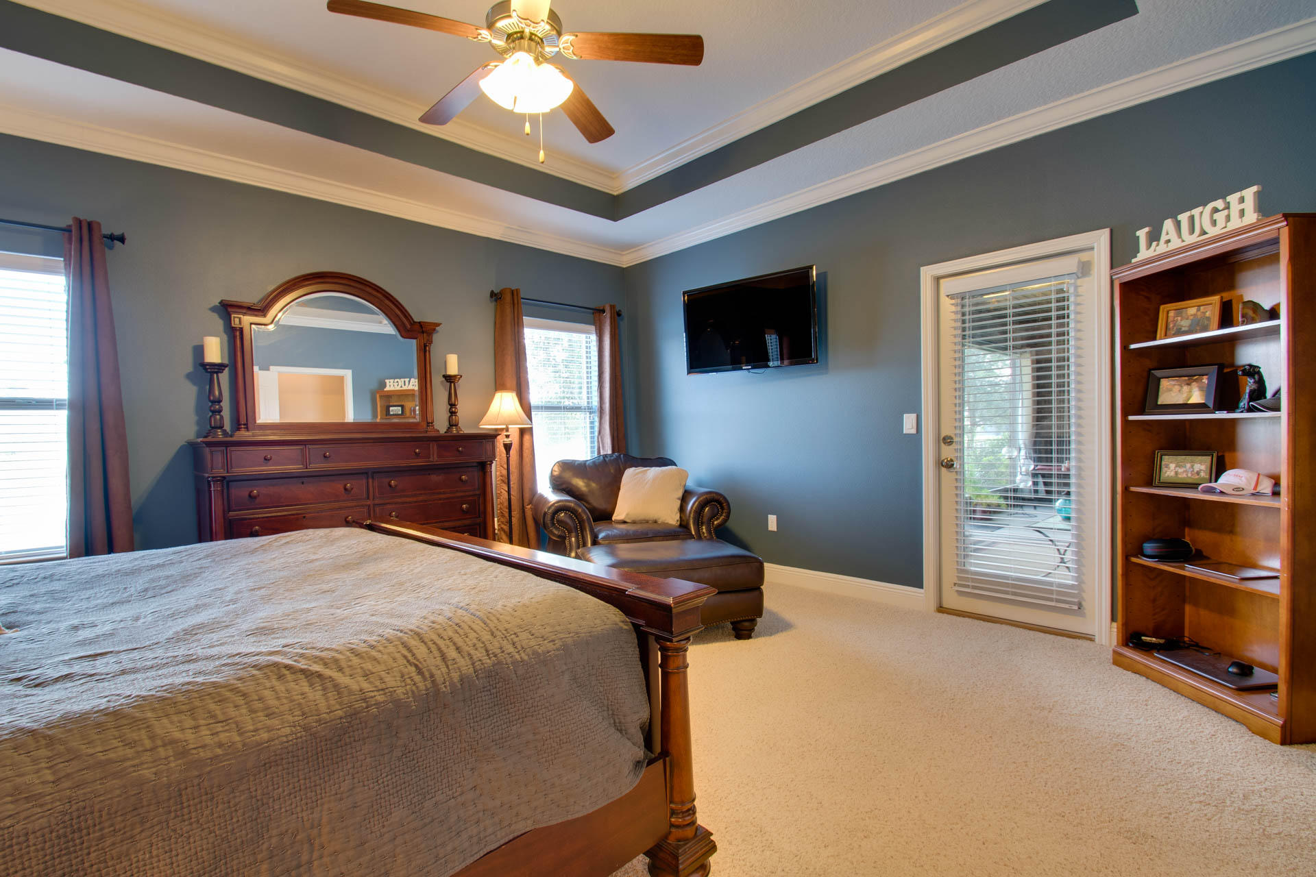 WHISPERING LAKE - Residential