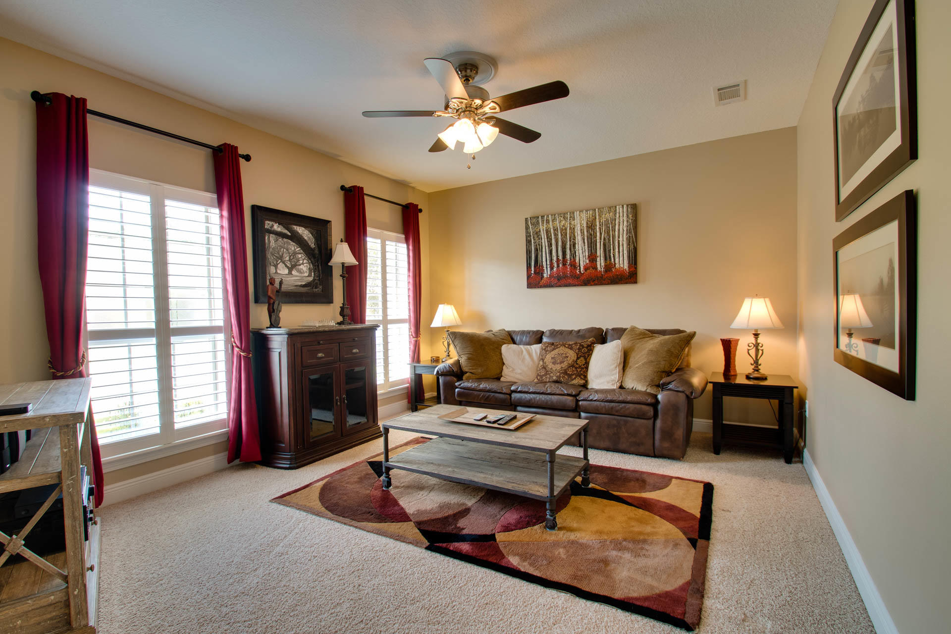 WHISPERING LAKE - Residential