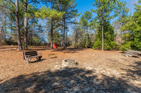 A home in DeFuniak Springs