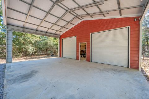 A home in DeFuniak Springs