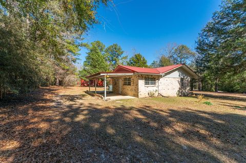 A home in DeFuniak Springs