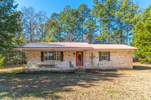 A home in DeFuniak Springs