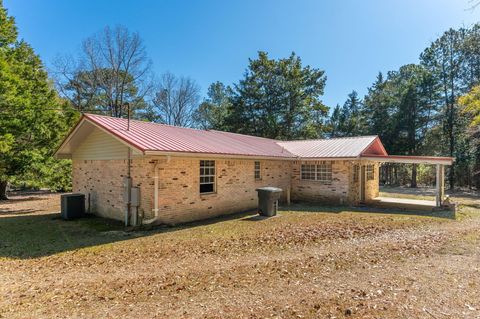 A home in DeFuniak Springs