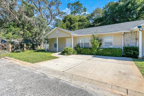 A home in Fort Walton Beach