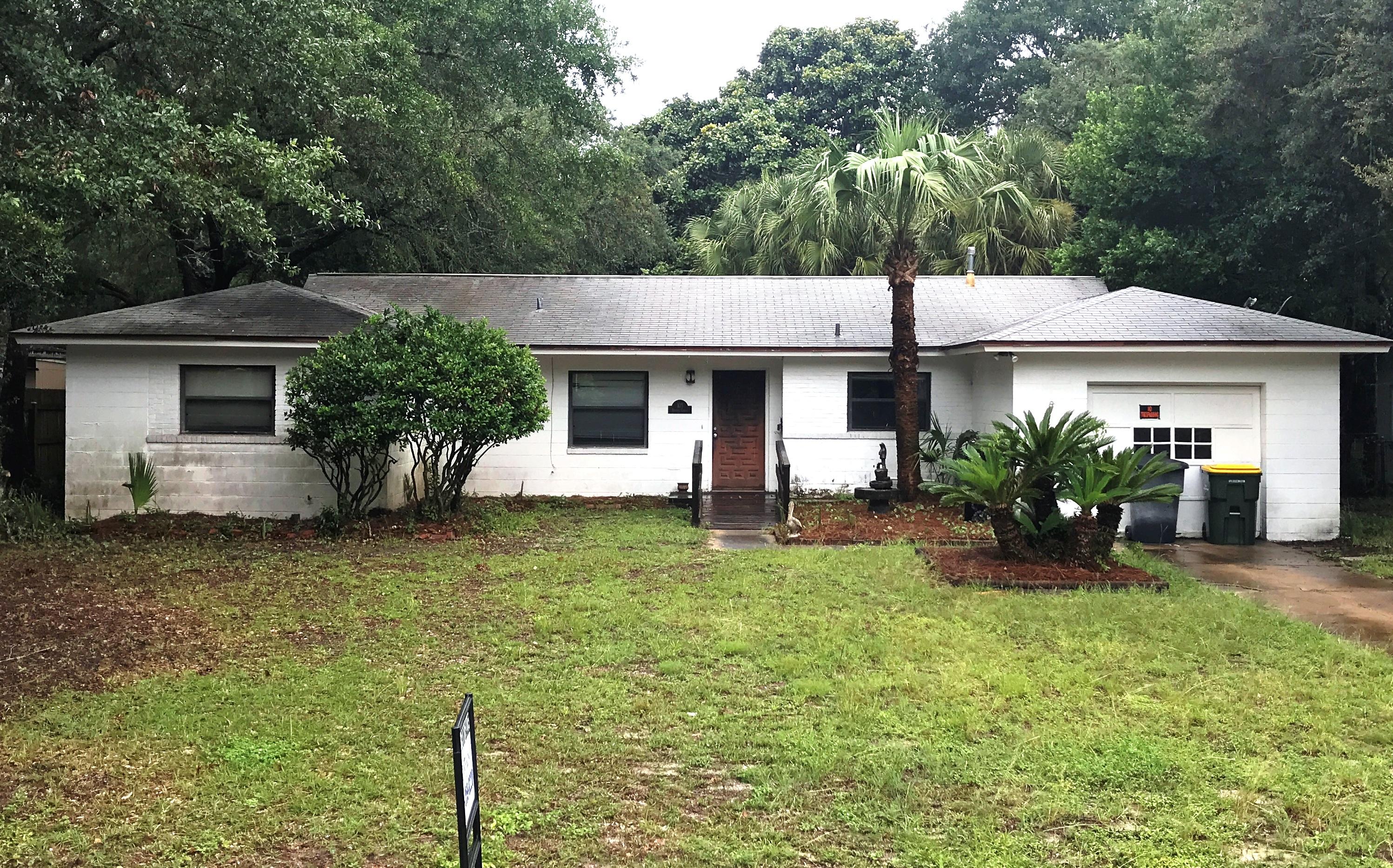 This 3BR/2BA home in Villa Russ Park is located in the very desirable downtown Fort Walton Beach area. Built in 1958, this home is being sold As Is and is a fixer upper. It is surrounded by mature old trees. In ground pool in the fenced in back yard has not been used in many years. Large front yard.