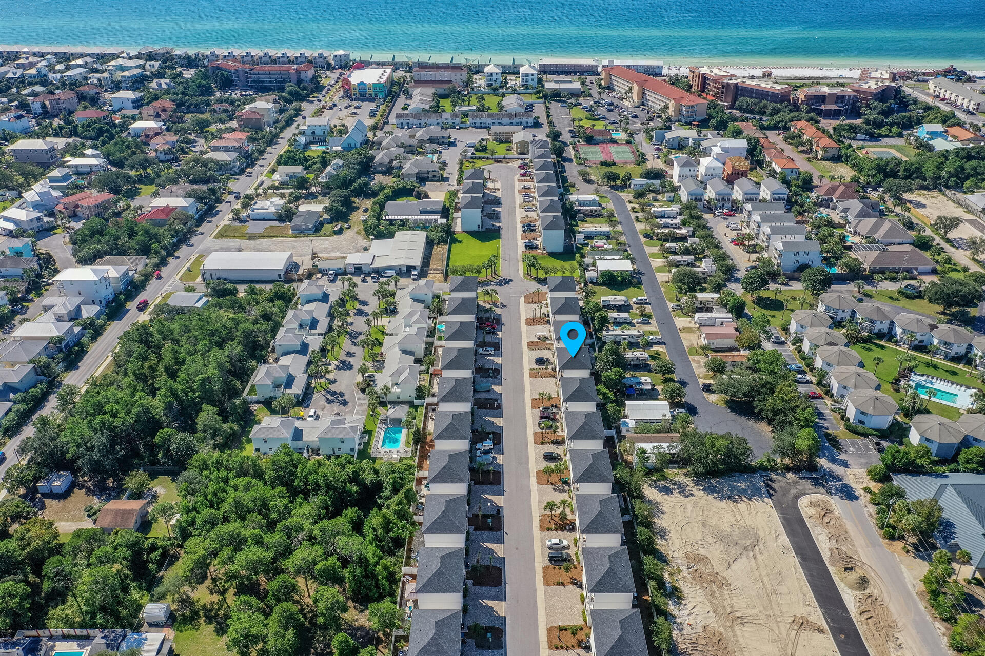 HIDDEN PALMS - Residential