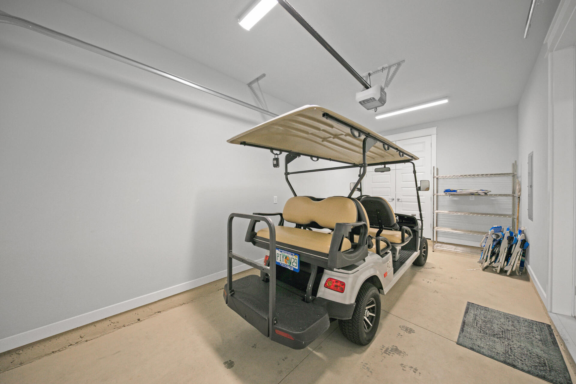 HIDDEN PALMS - Residential