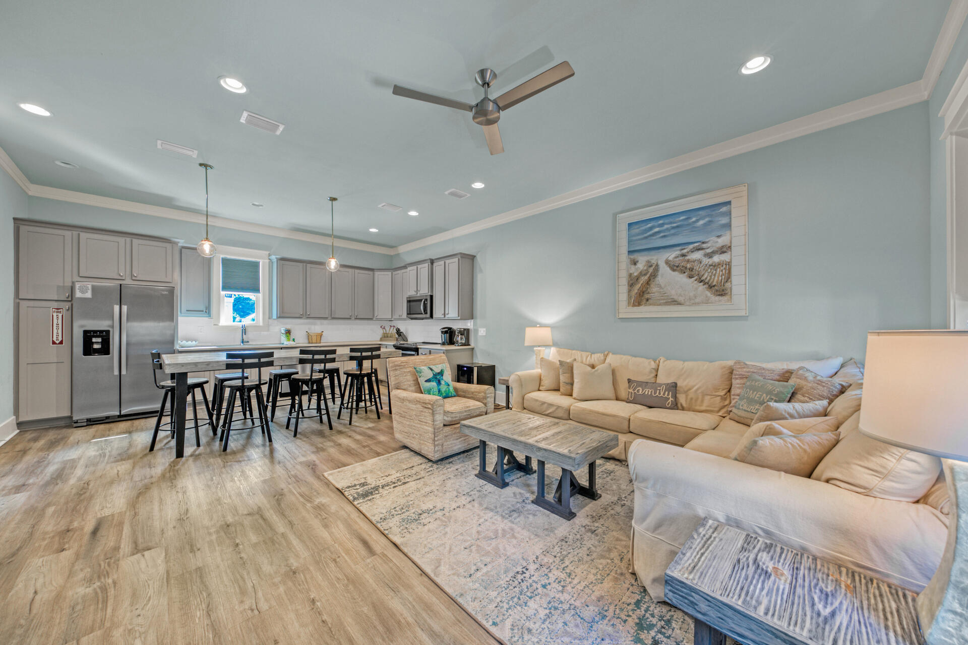 HIDDEN PALMS - Residential