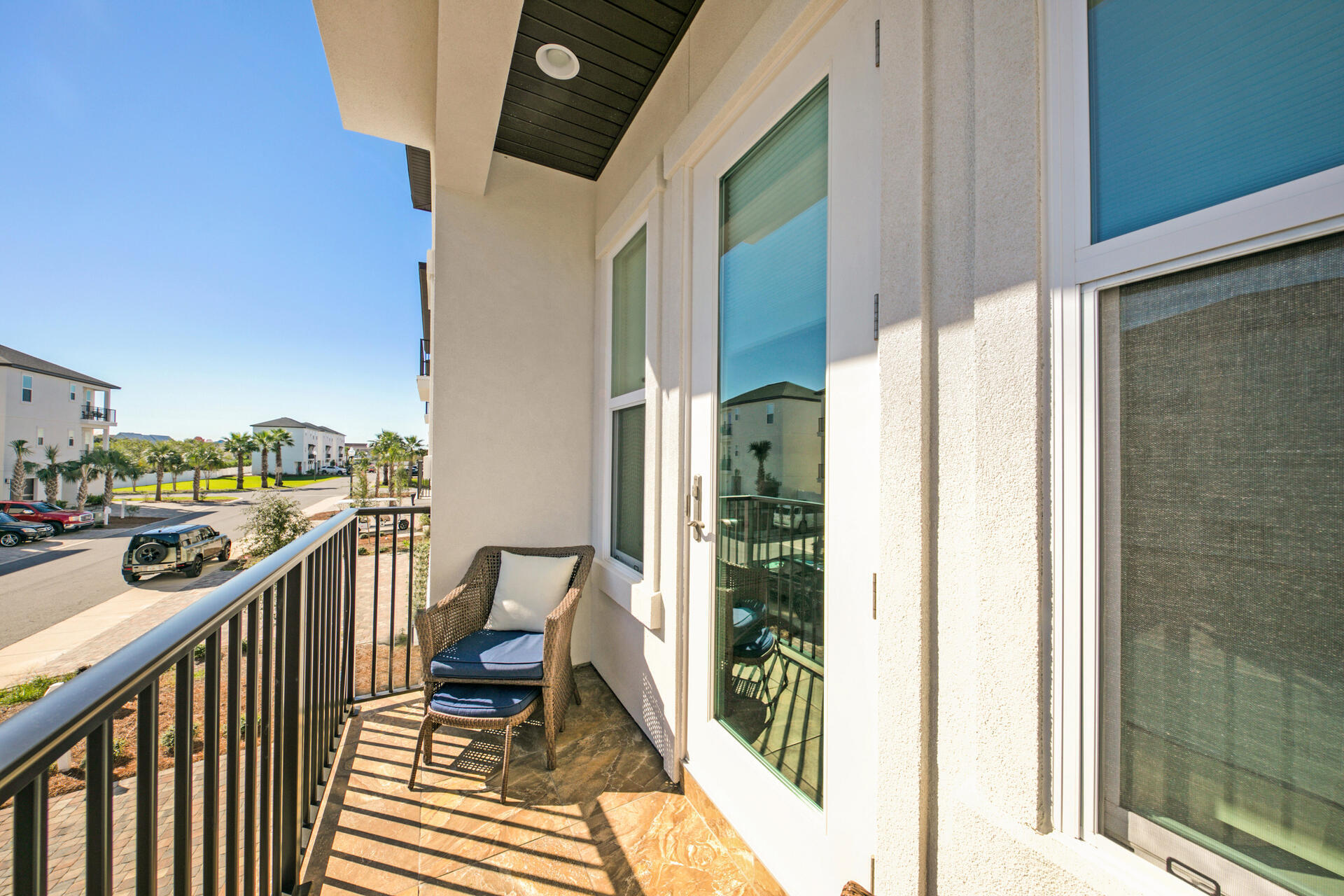 HIDDEN PALMS - Residential