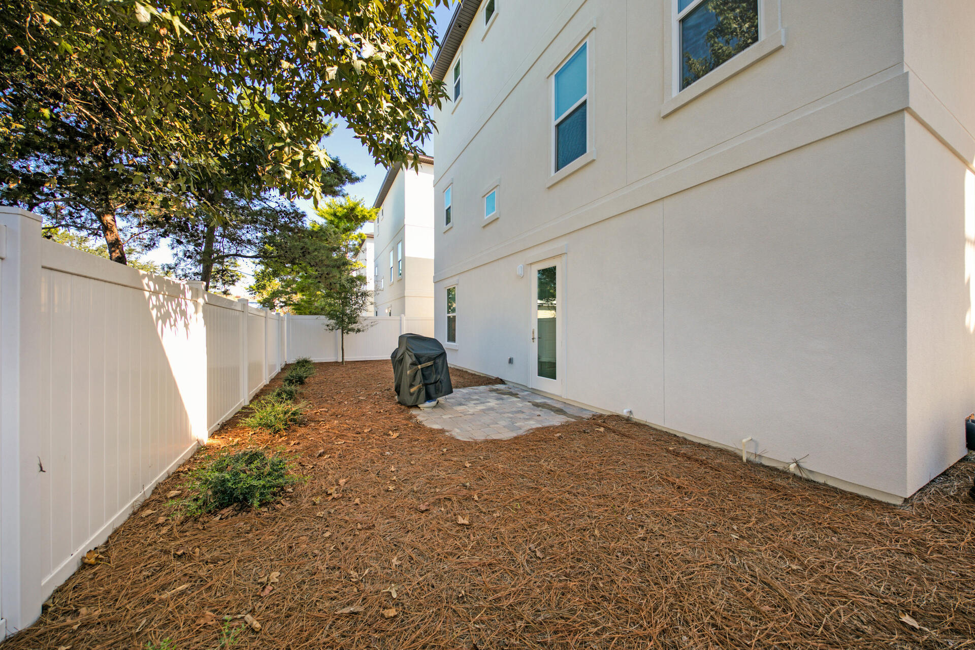 HIDDEN PALMS - Residential