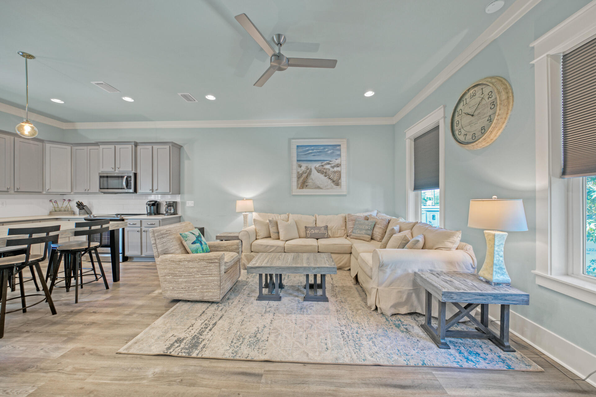 HIDDEN PALMS - Residential