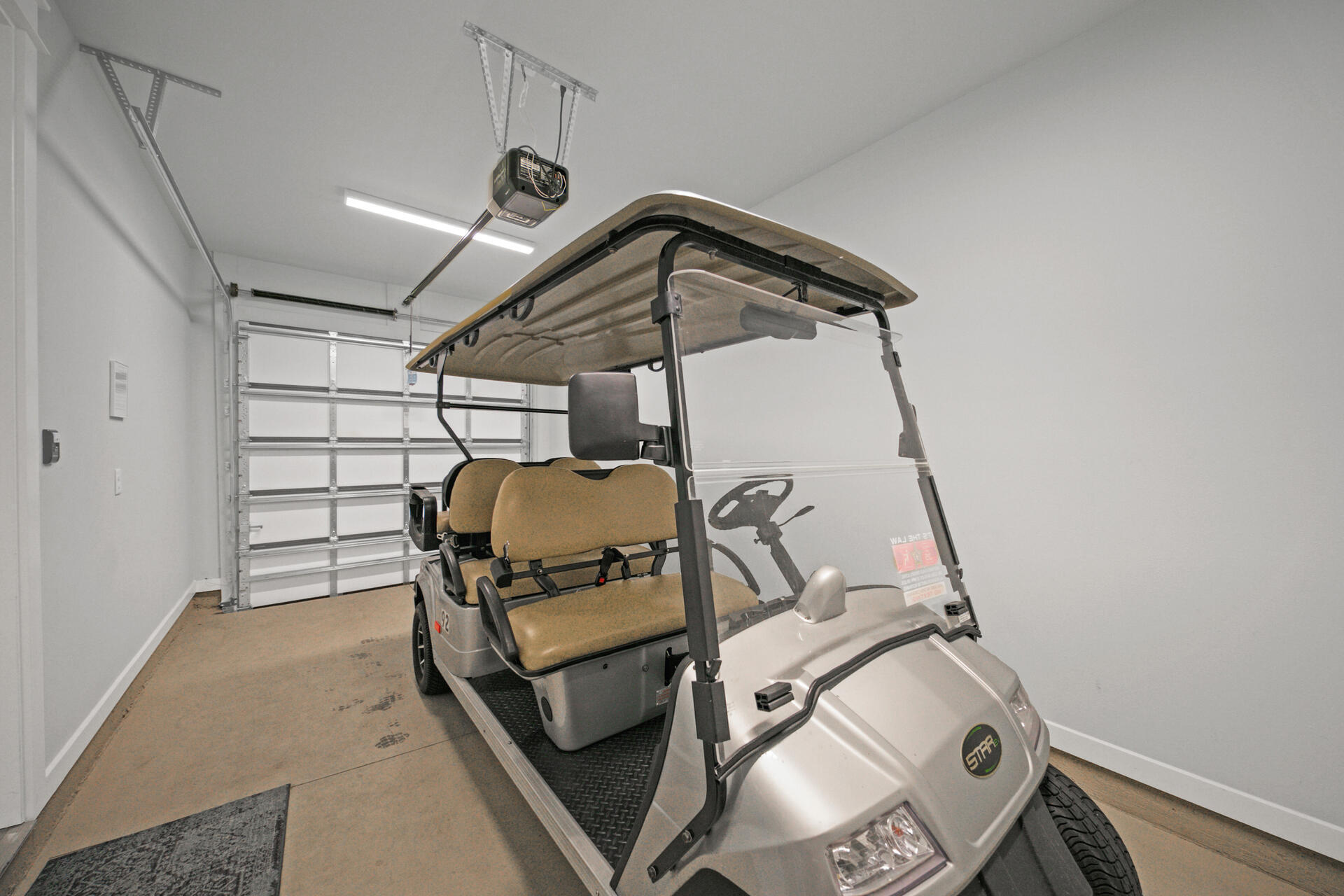 HIDDEN PALMS - Residential