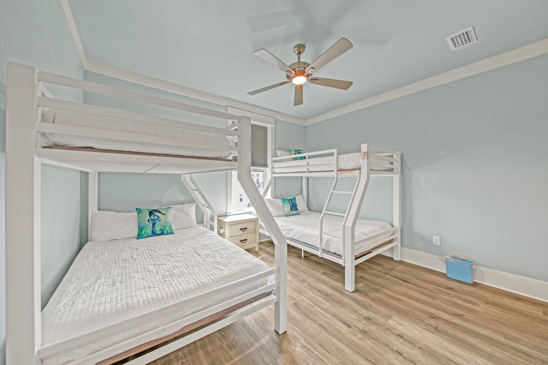 HIDDEN PALMS - Residential