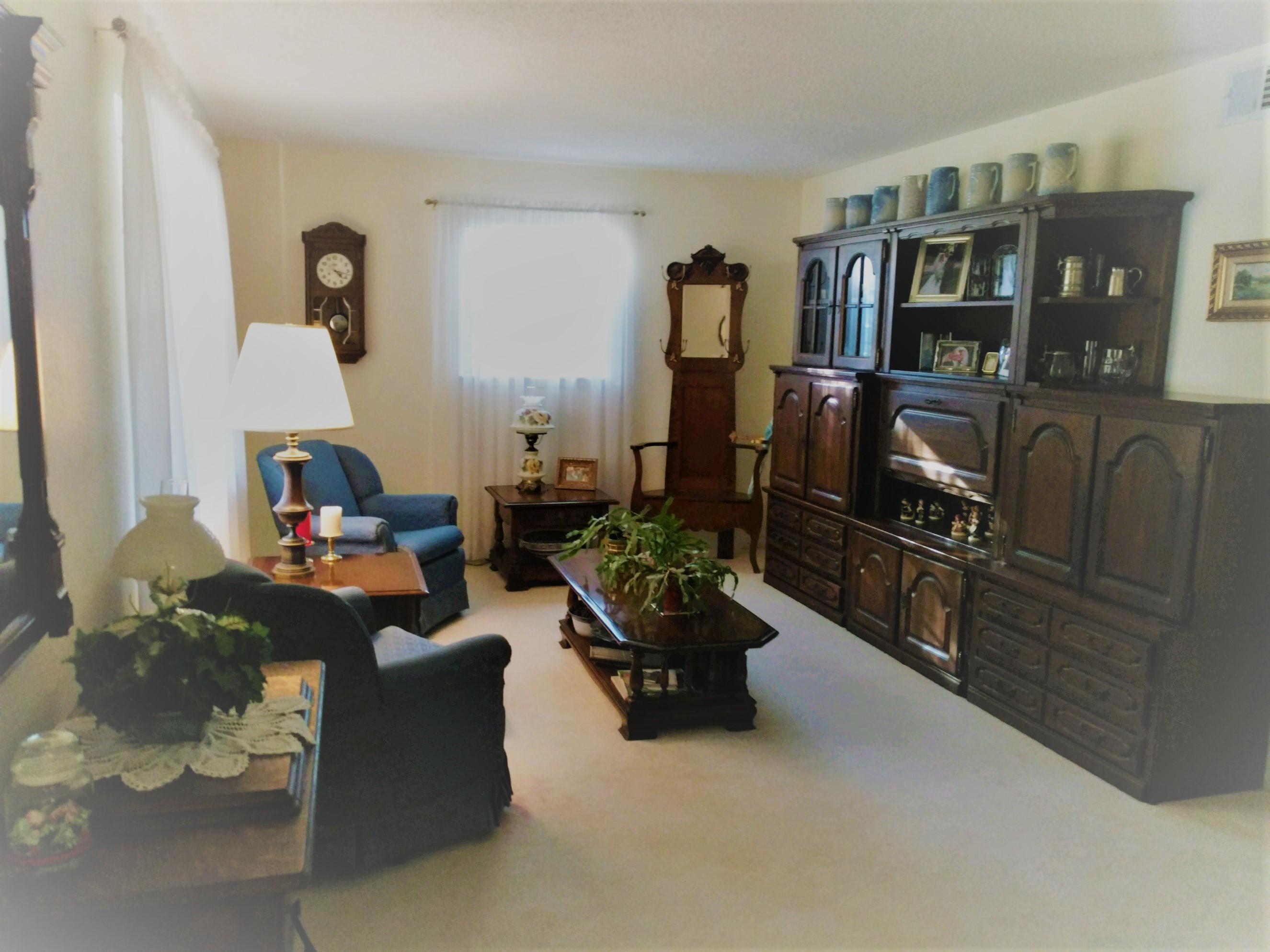 COUNTRY CLUB ESTATES - Residential