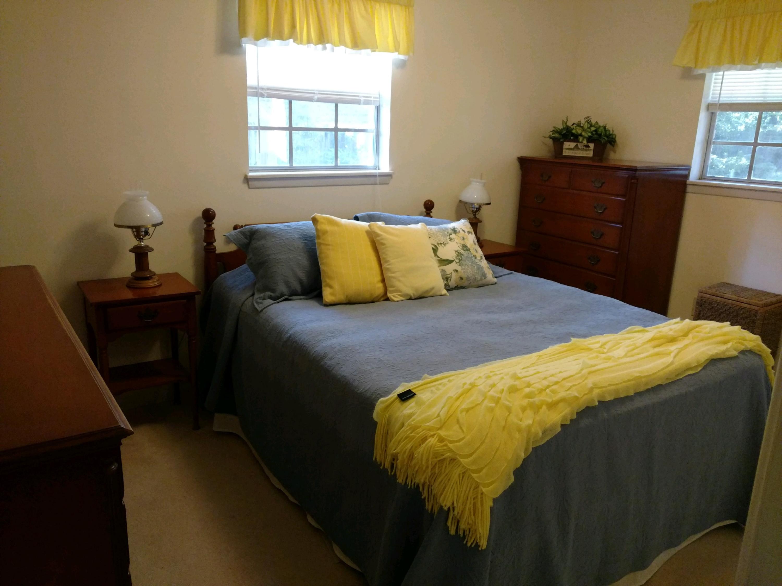 COUNTRY CLUB ESTATES - Residential