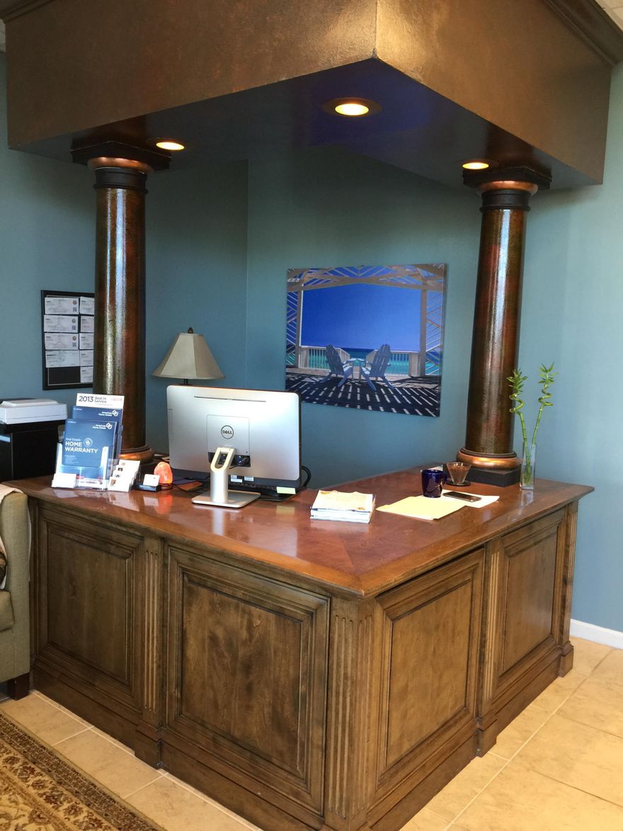 This is for shared office space - Centrally located corner office unit on a busy highly visible and travelled area. Access to conference room, kitchen and restroom. Use of telephone system as well as high speed internet, would also support VOIP. Offices are furnished. All you need is your computer. Rent includes power all utilities. Currently houses a real estate office.