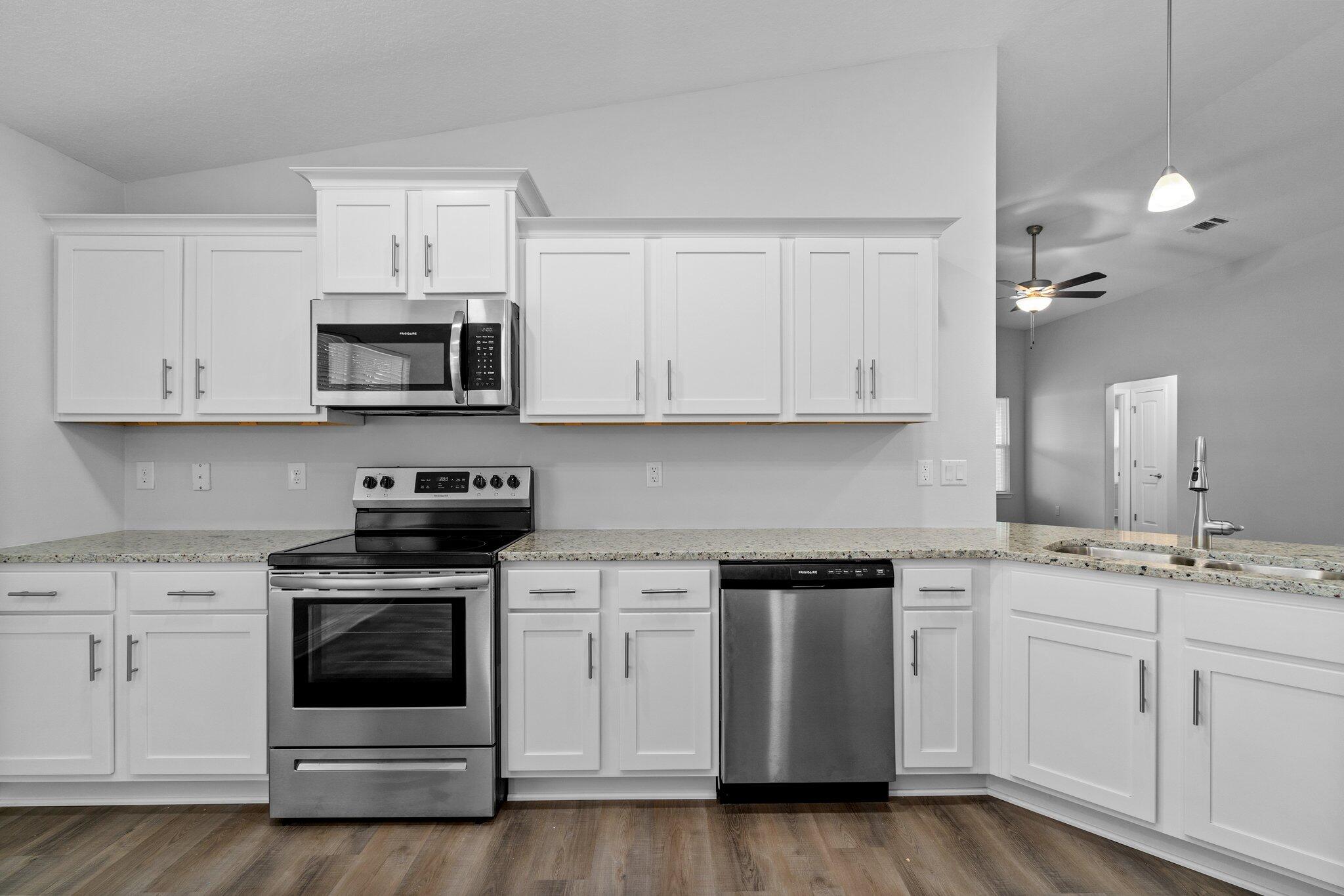 RIVERWALK PH I - Residential Lease