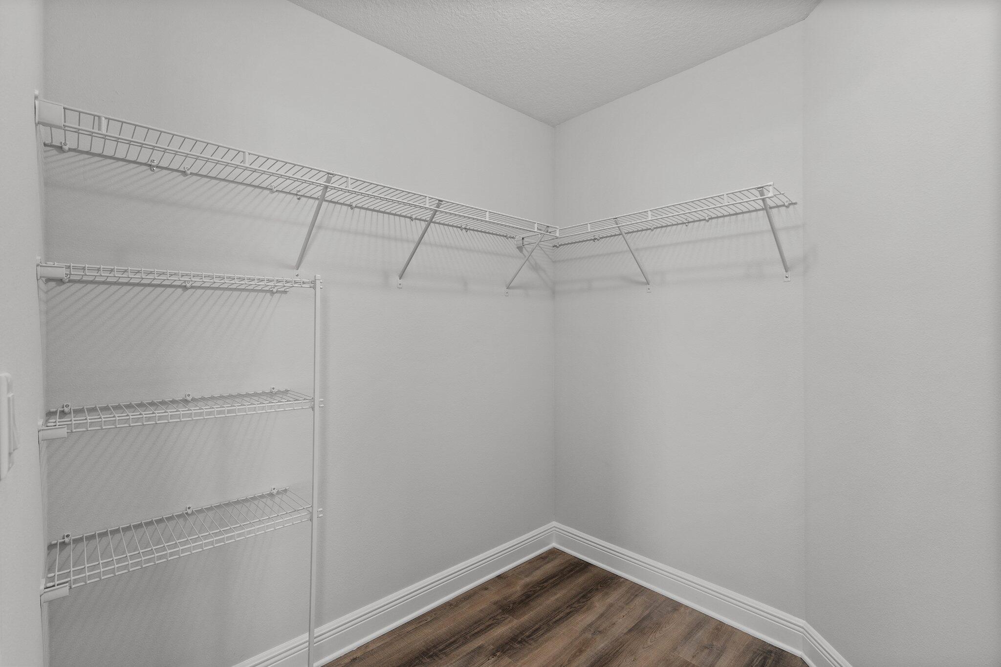 RIVERWALK PH I - Residential Lease