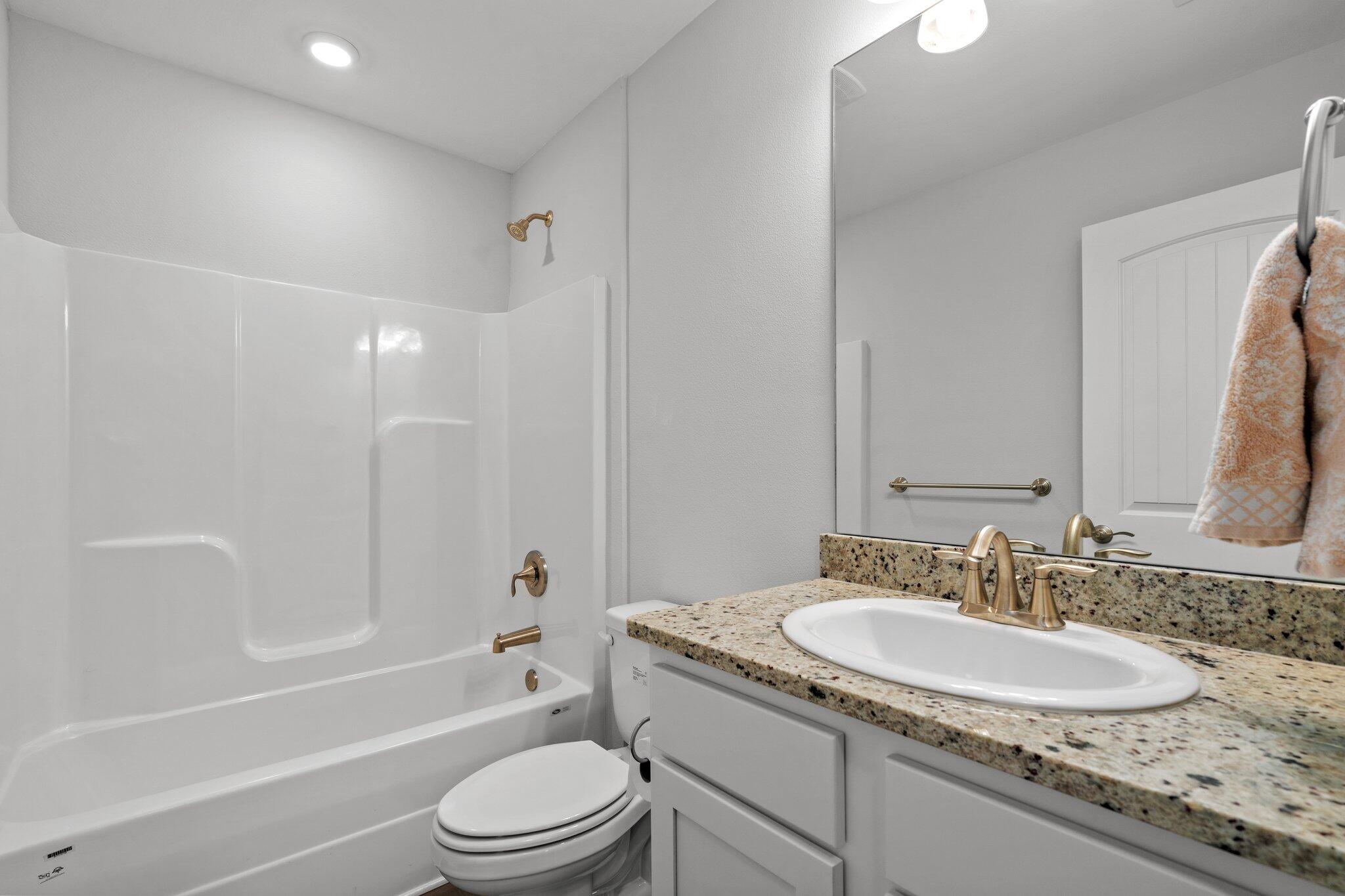 RIVERWALK PH I - Residential Lease