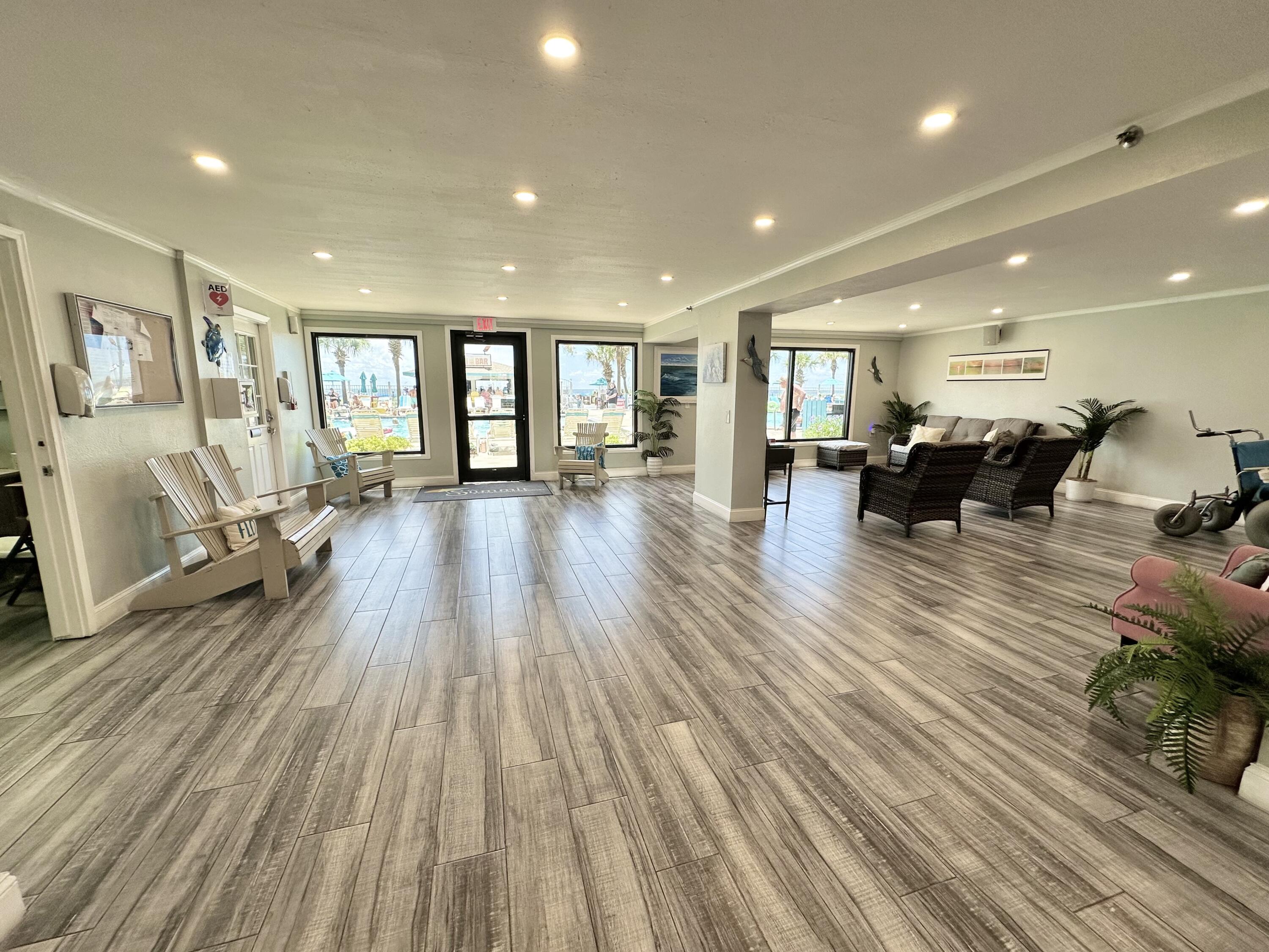 THE SUMMIT - Residential