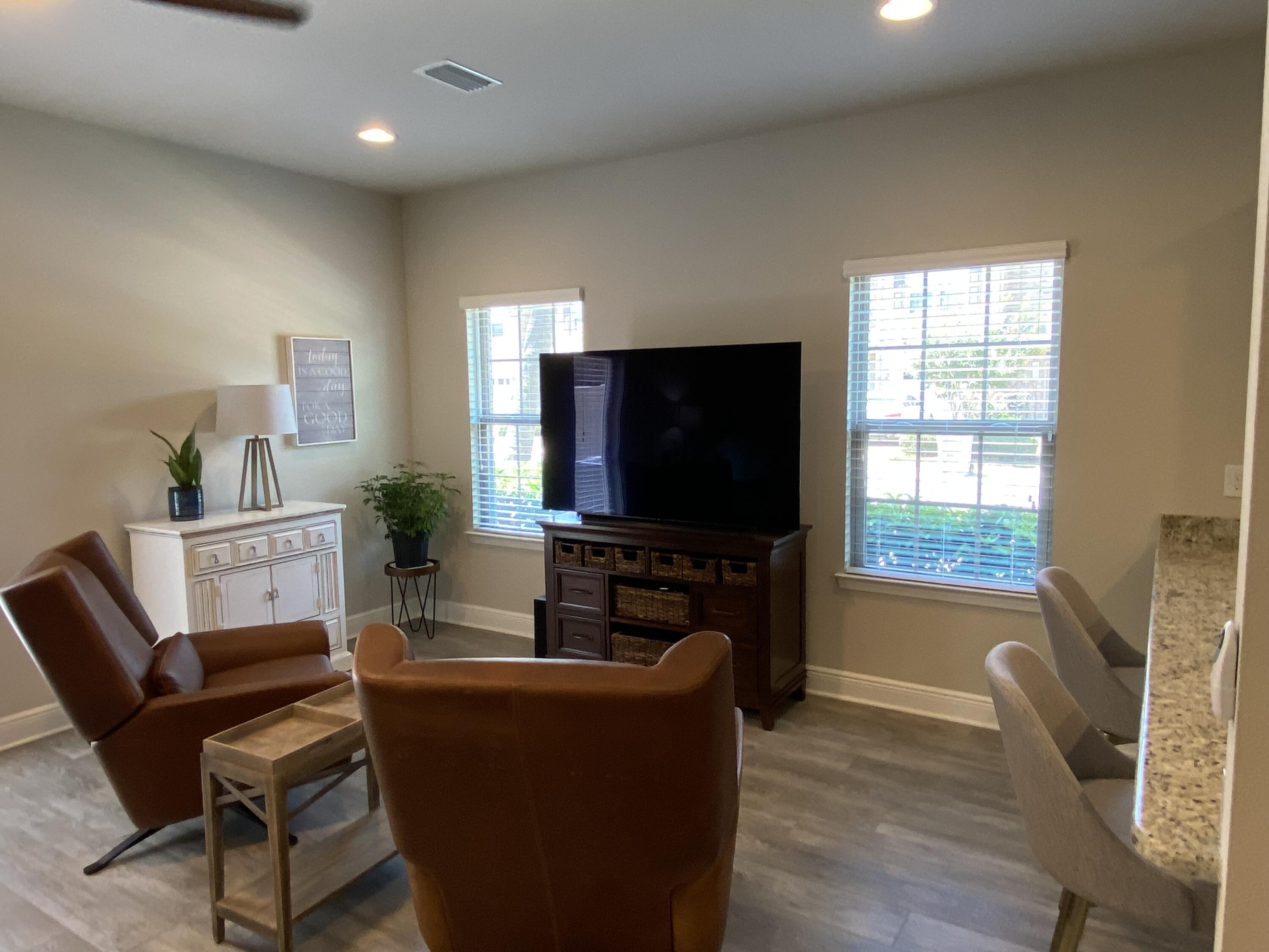 RESERVE POINTE - Residential