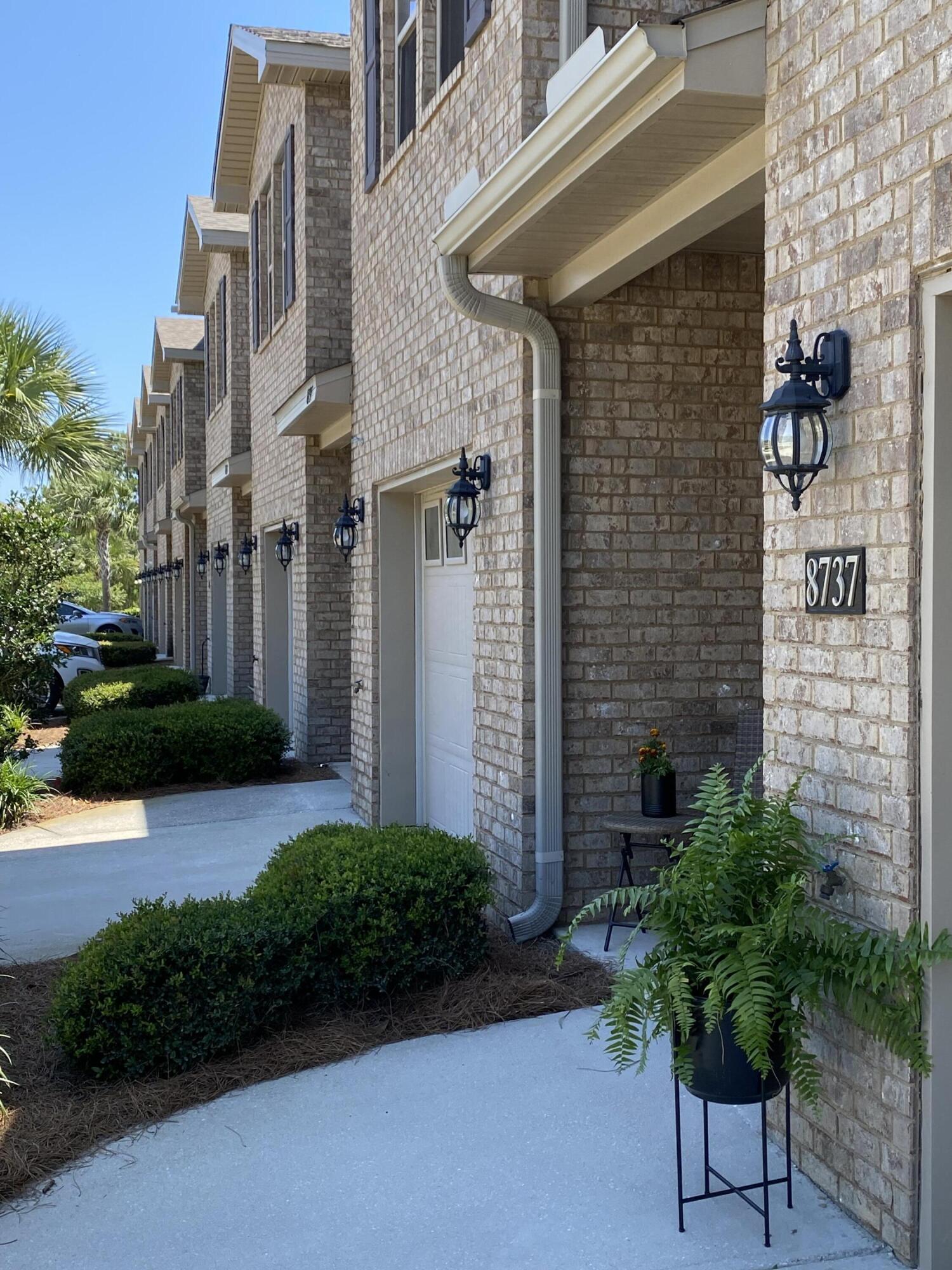 RESERVE POINTE - Residential