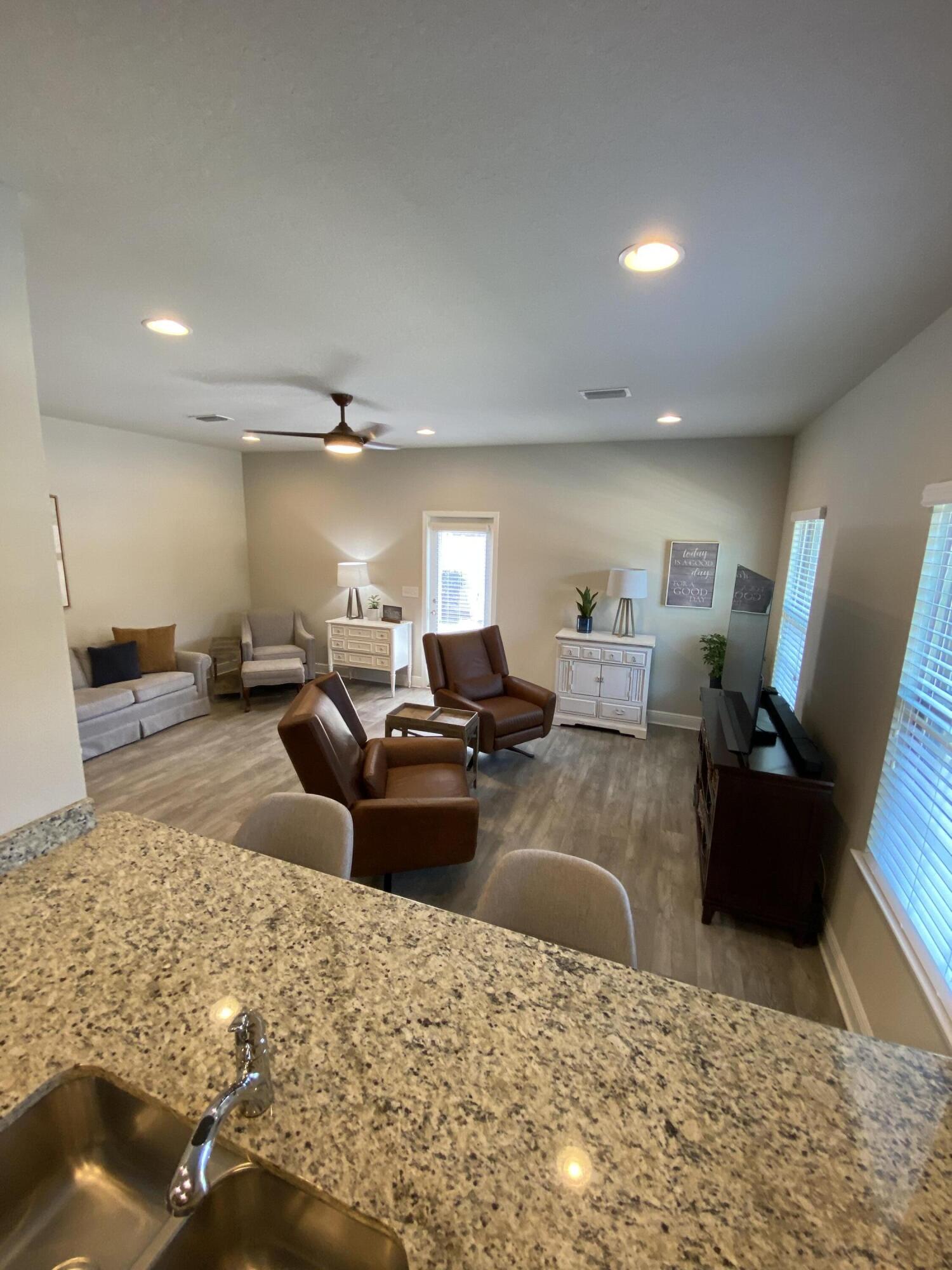 RESERVE POINTE - Residential