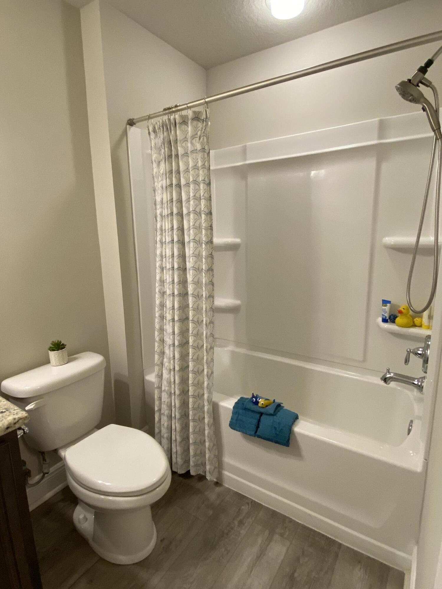 RESERVE POINTE - Residential