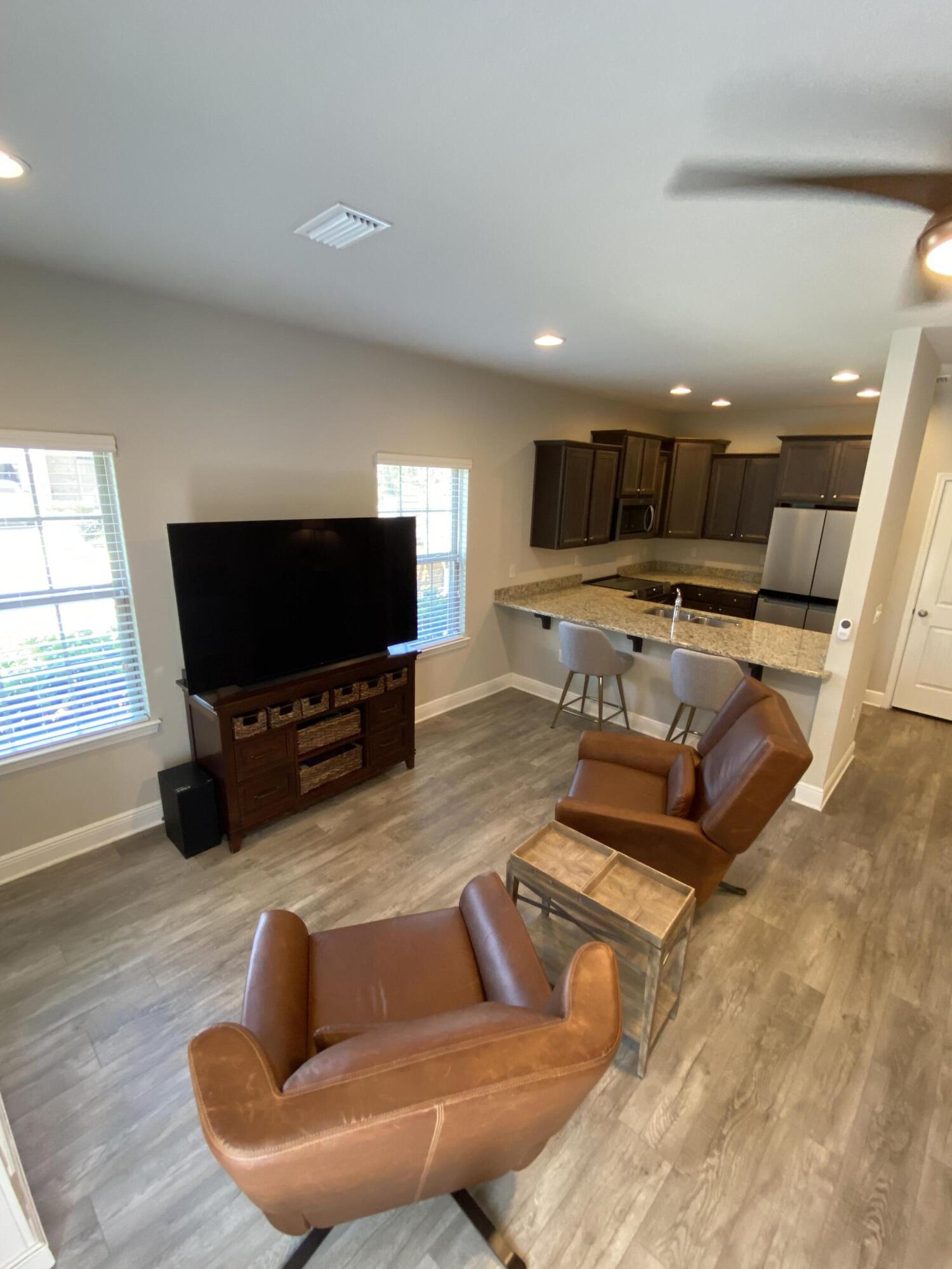 RESERVE POINTE - Residential