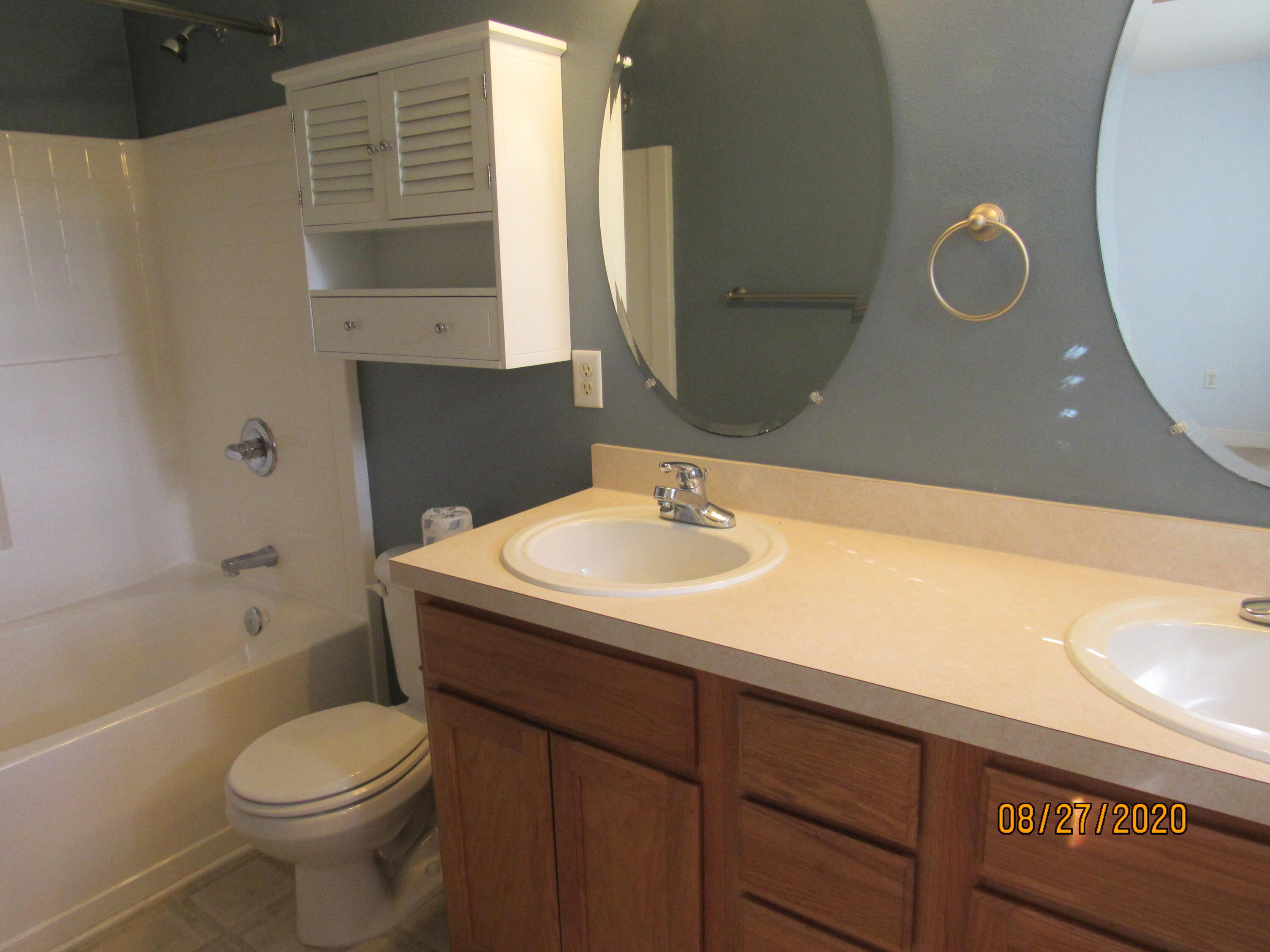 TWIN LAKES TOWNHOMES PH 2 - Residential