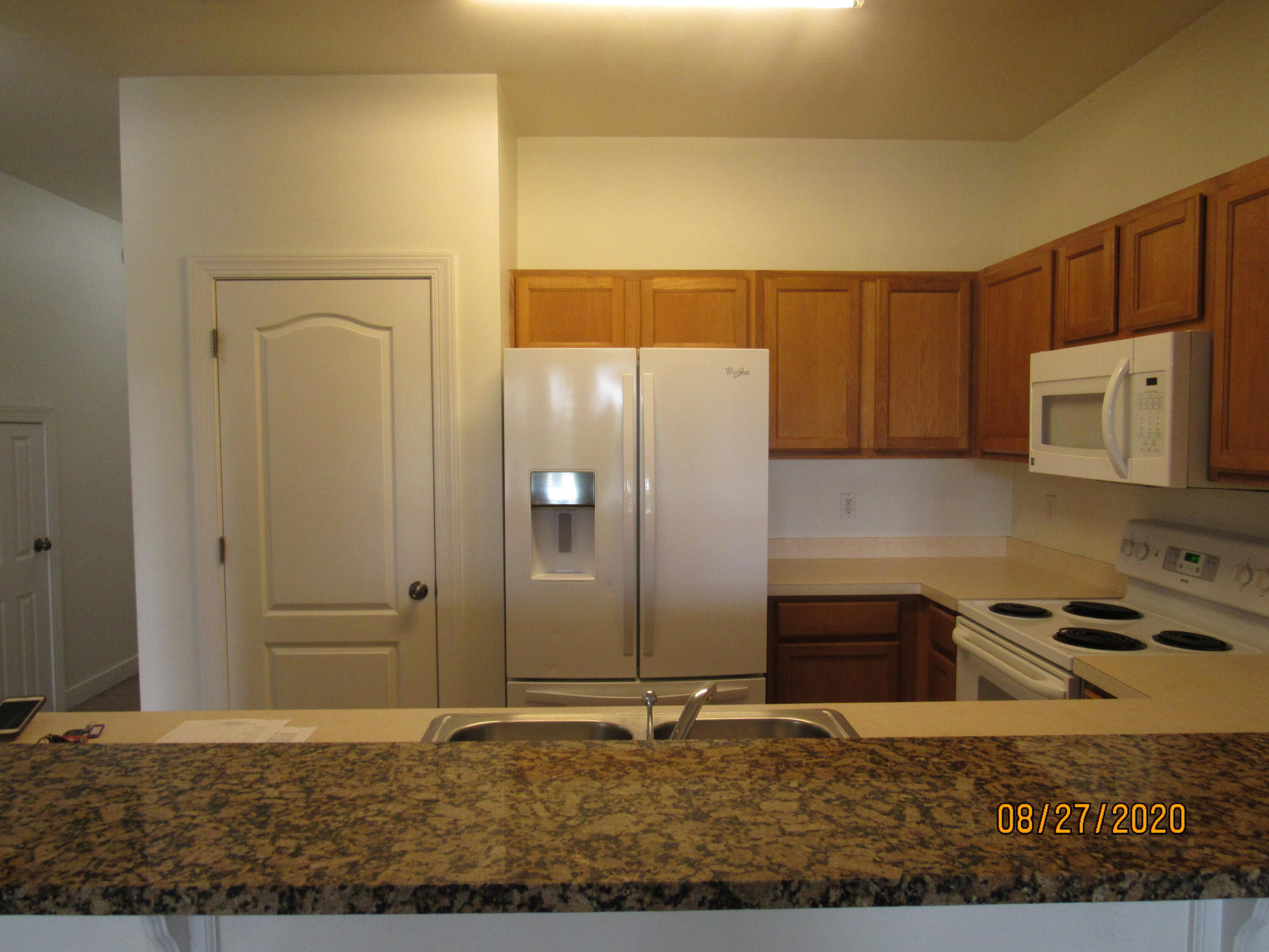 TWIN LAKES TOWNHOMES PH 2 - Residential