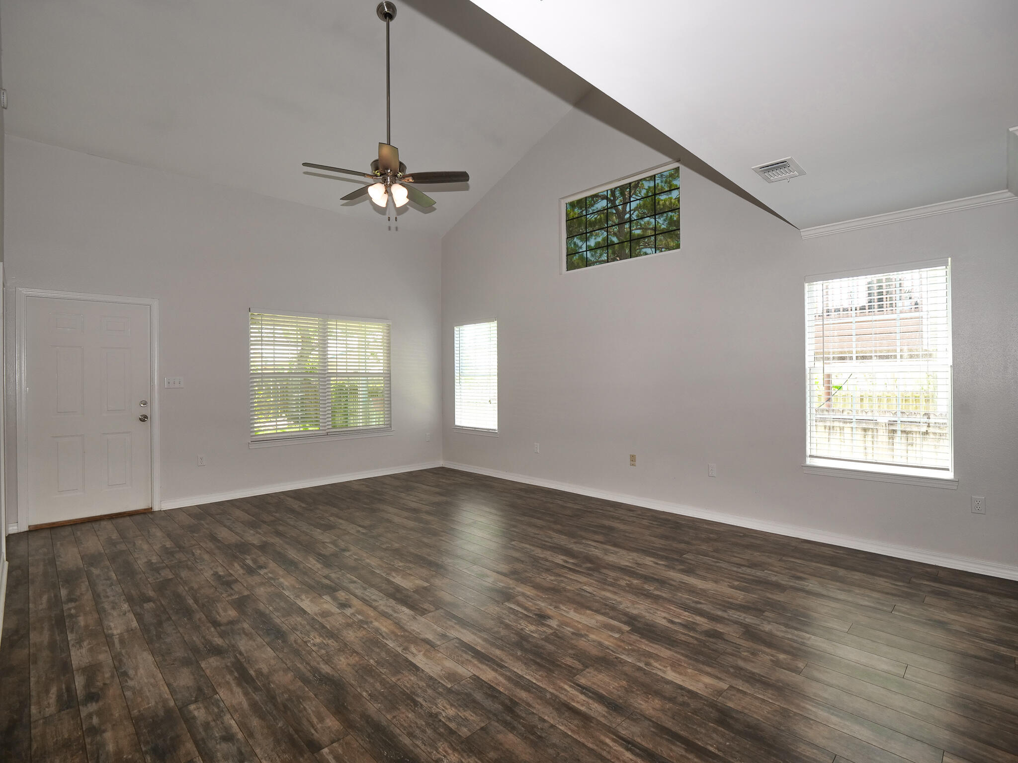 VALPARAISO PINECREST 1 - Residential