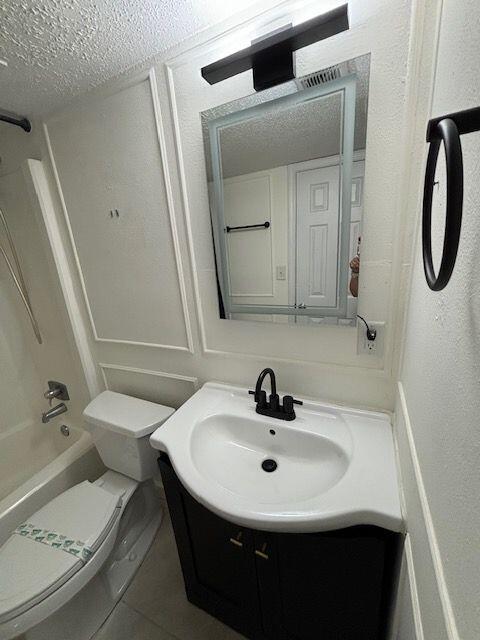 FINISTERRA CONDO - Residential Lease