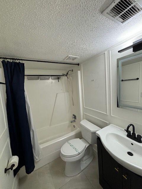 FINISTERRA CONDO - Residential Lease
