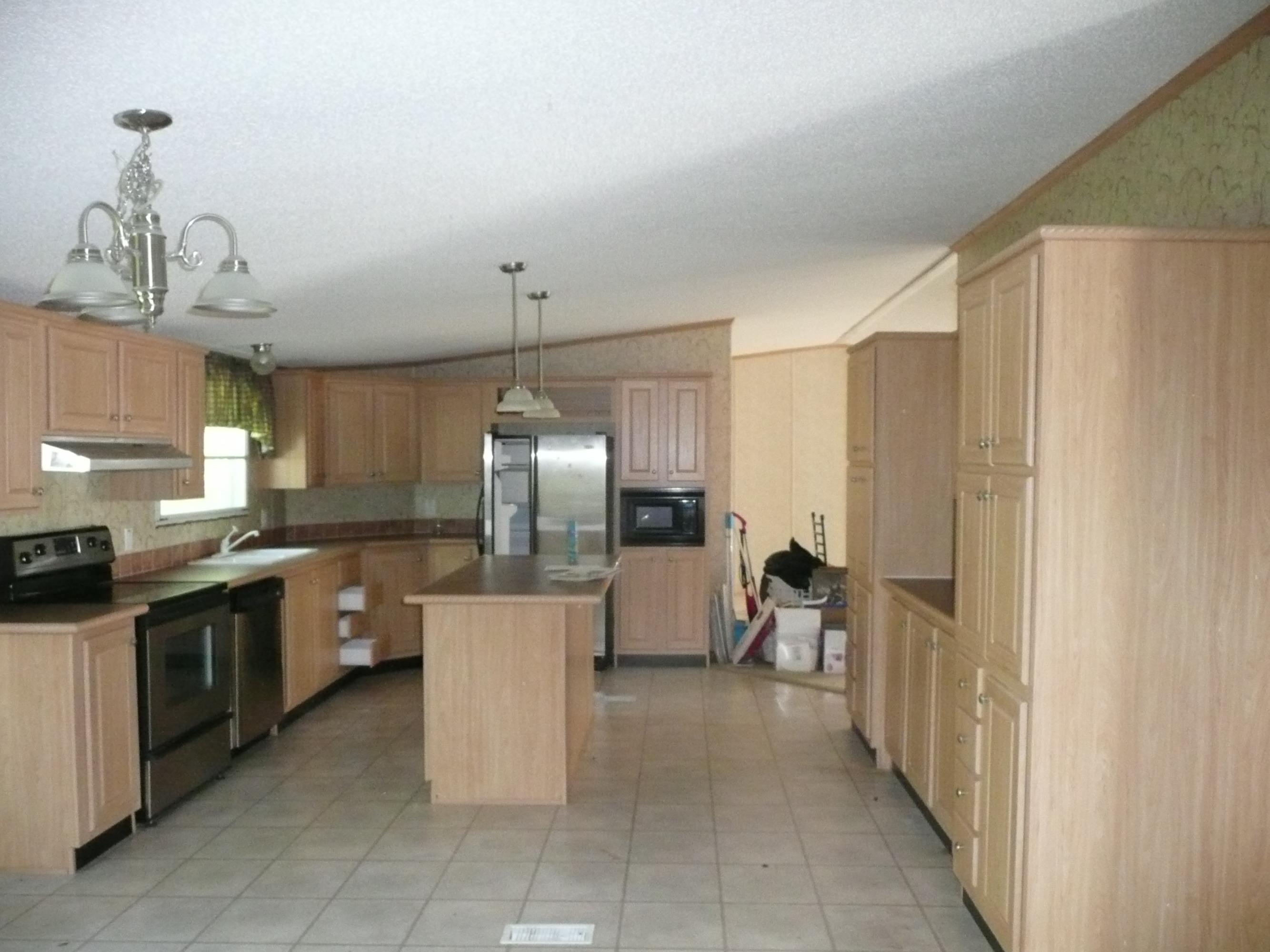 THIS IS A SHORT SALE. SELLER SAYS BRING ALL OFFERS !