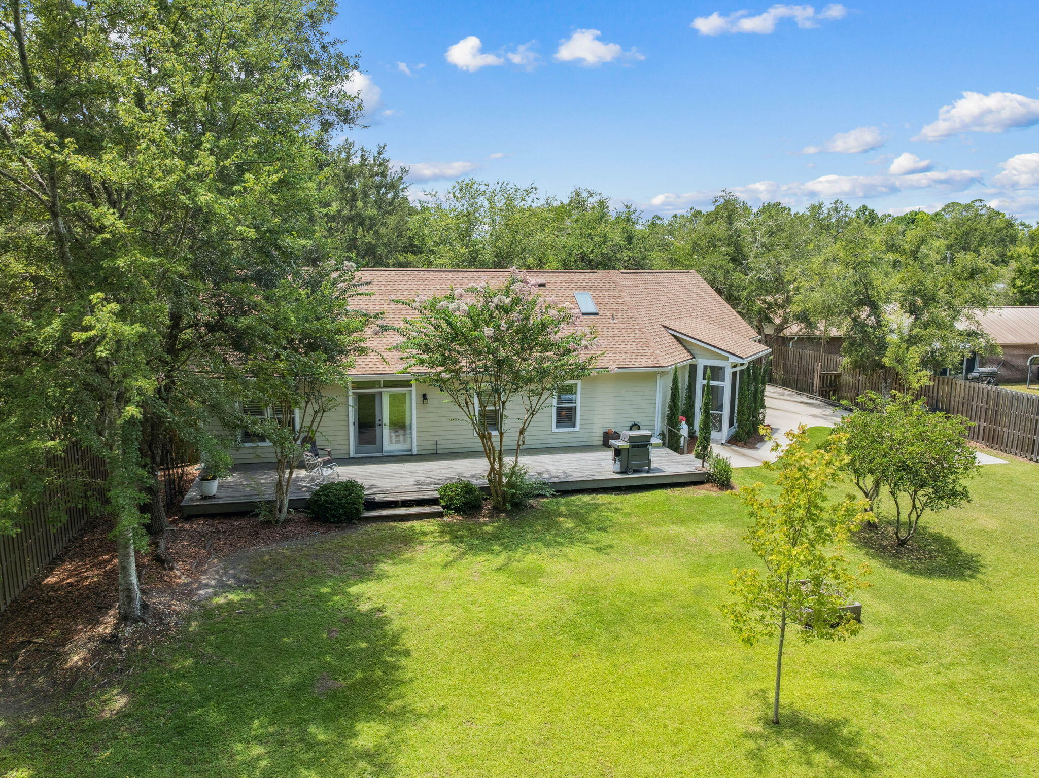 SHADY OAKS - Residential